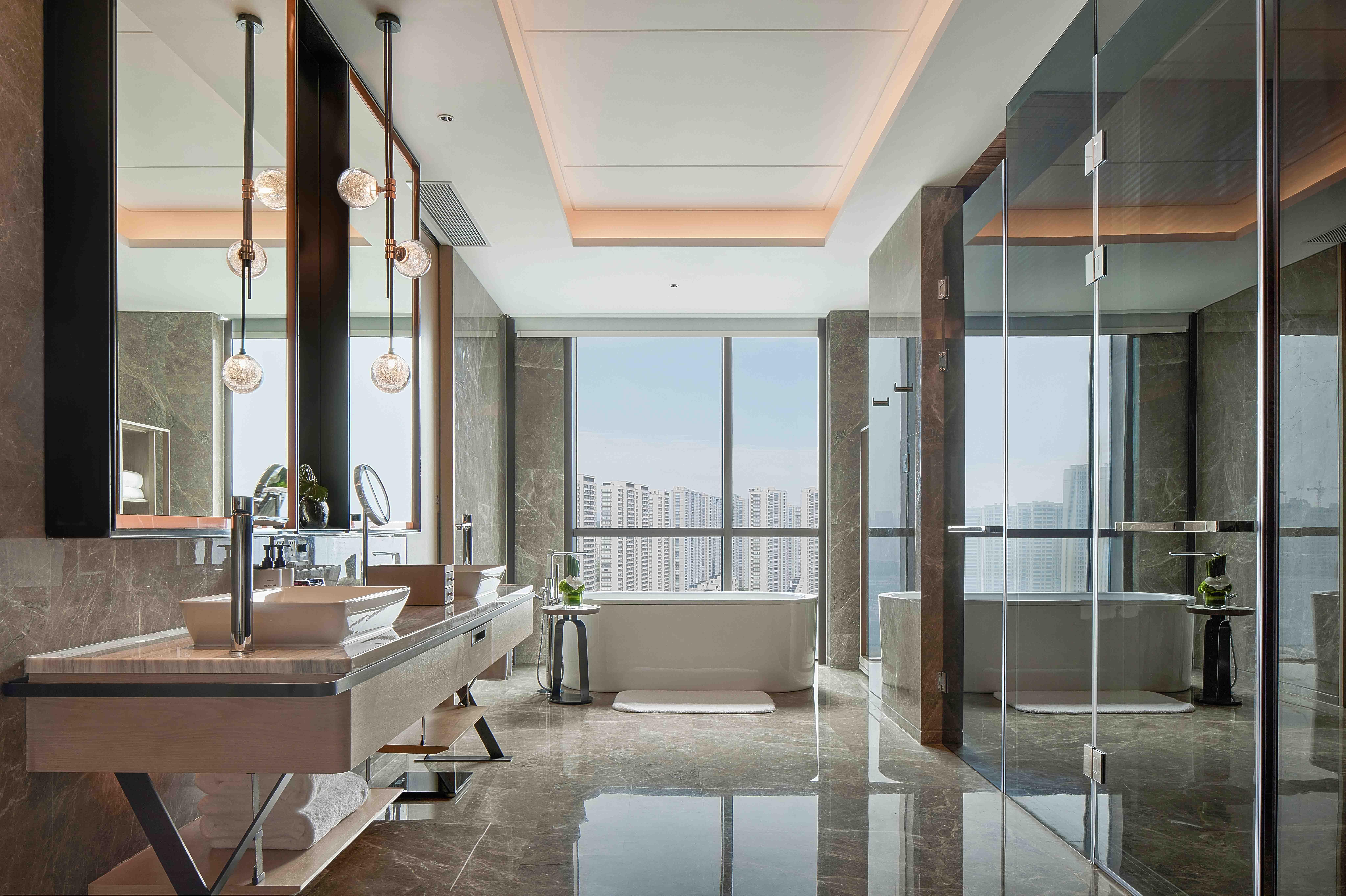 Suite with Kitchenette