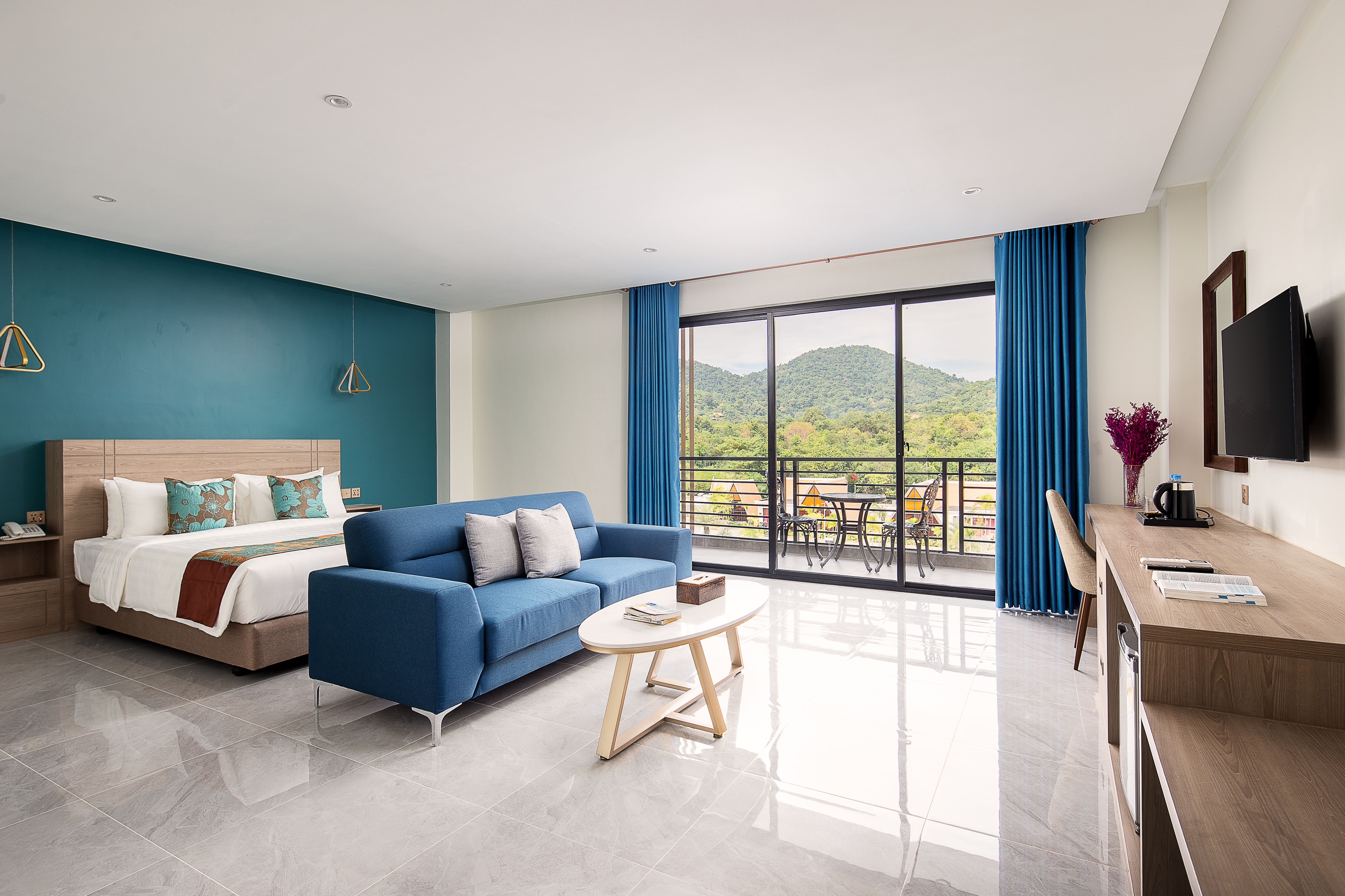 Double Deluxe Mountain View