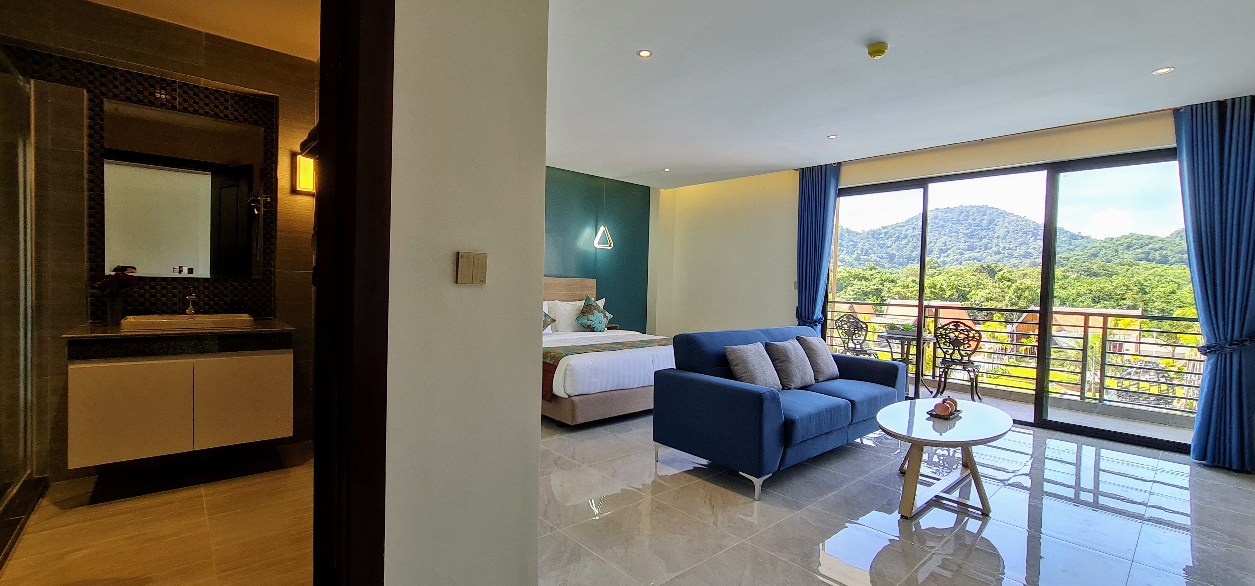 Double Deluxe Mountain View