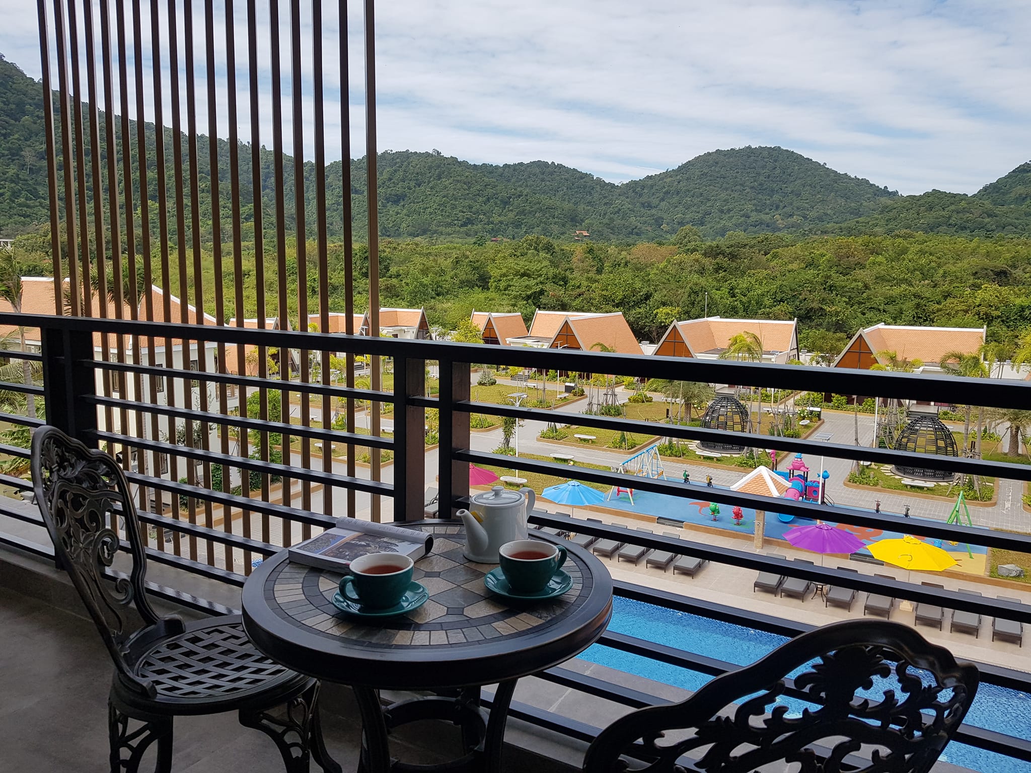 Double Deluxe Mountain View