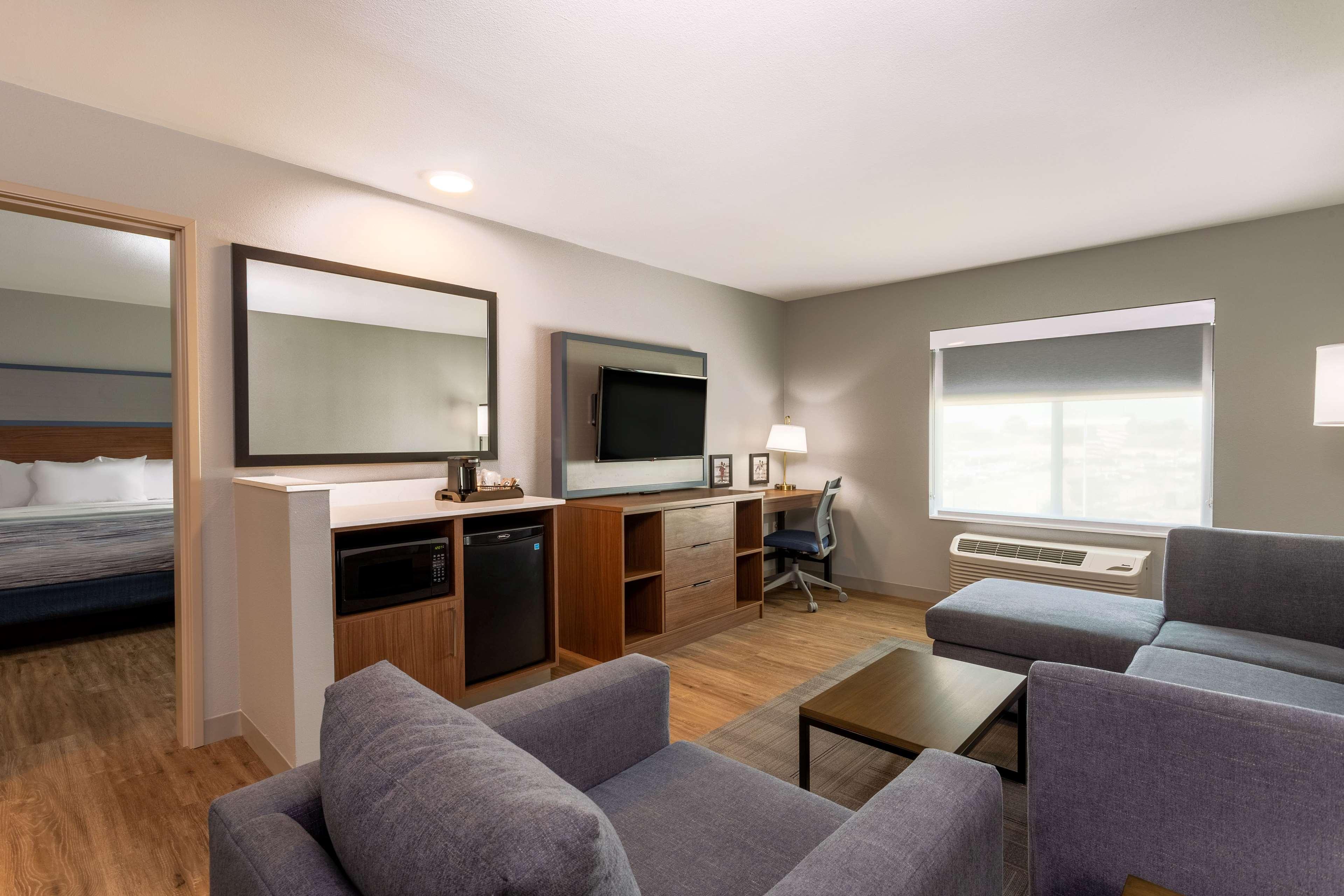 Suite Two Queen Beds