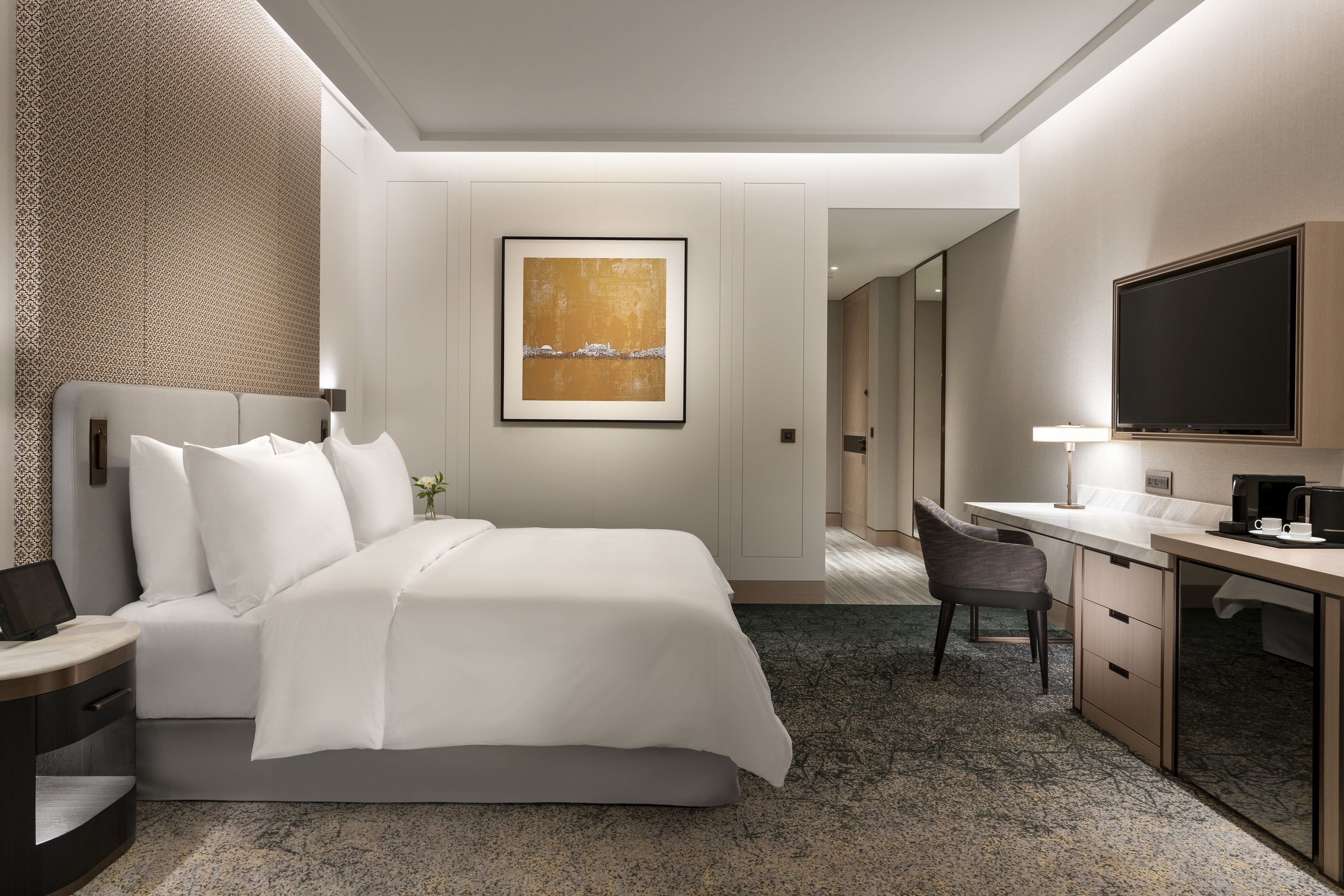 Double Deluxe City View King Bed