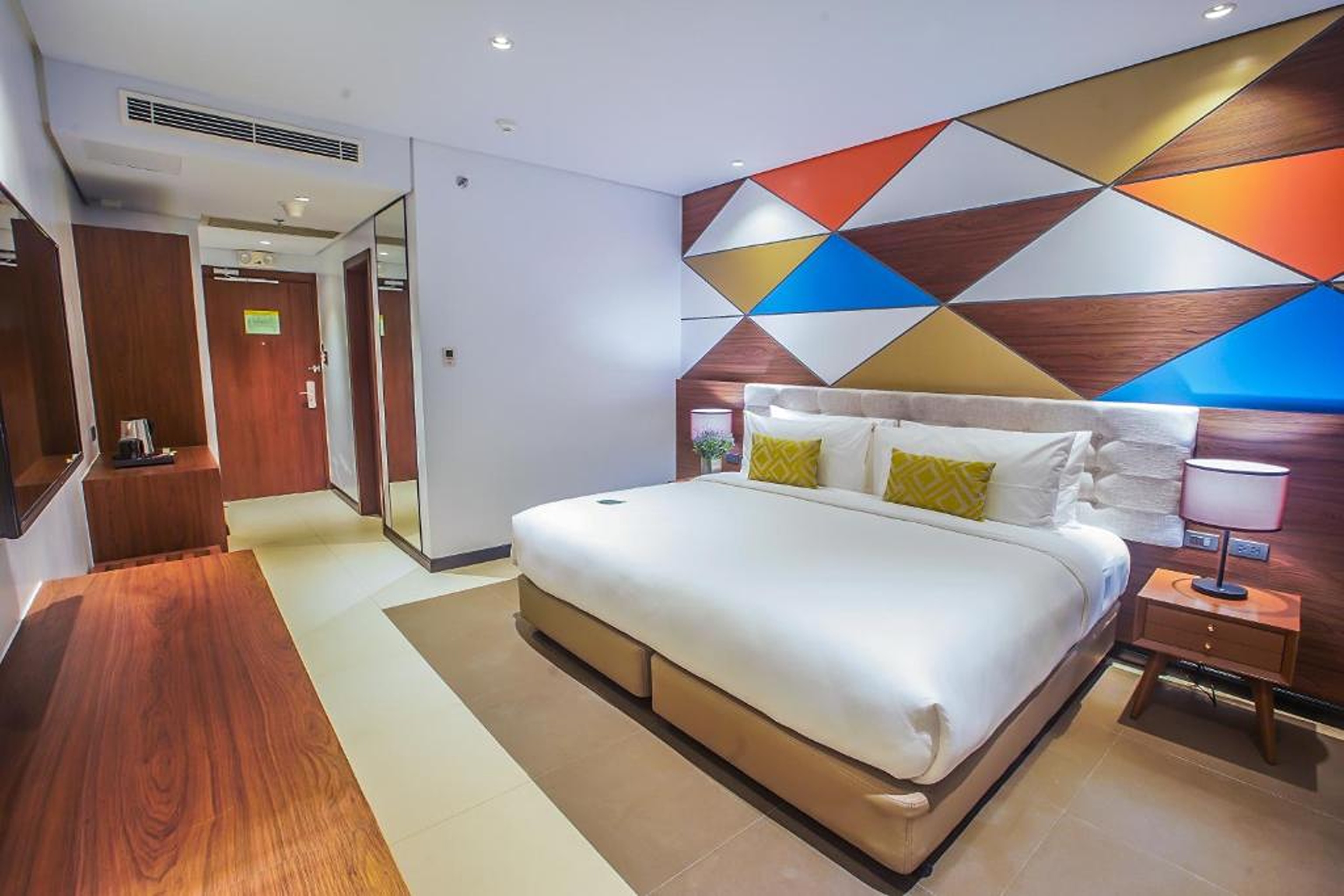 Double Deluxe King Bed