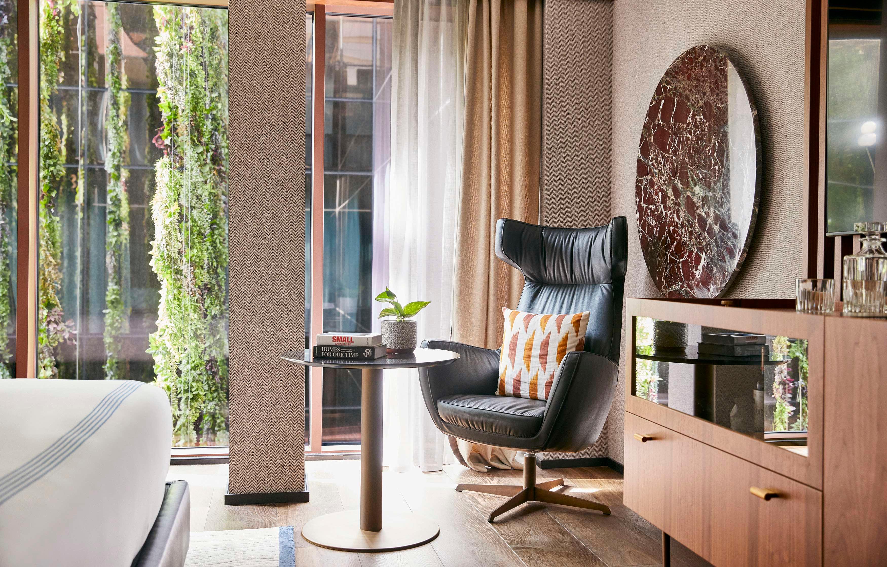 Double Deluxe King Bed