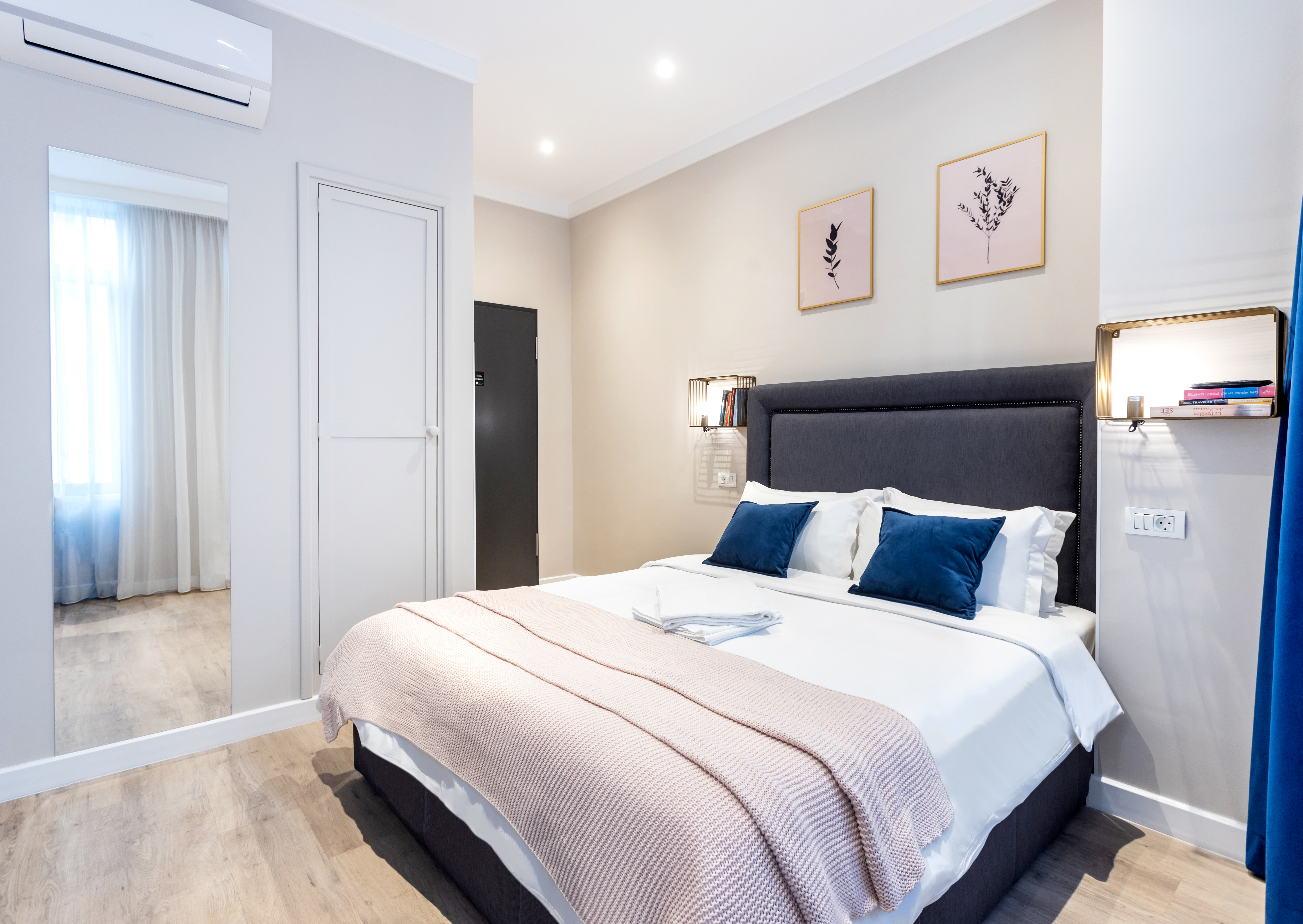 Studio Queen Size Bed