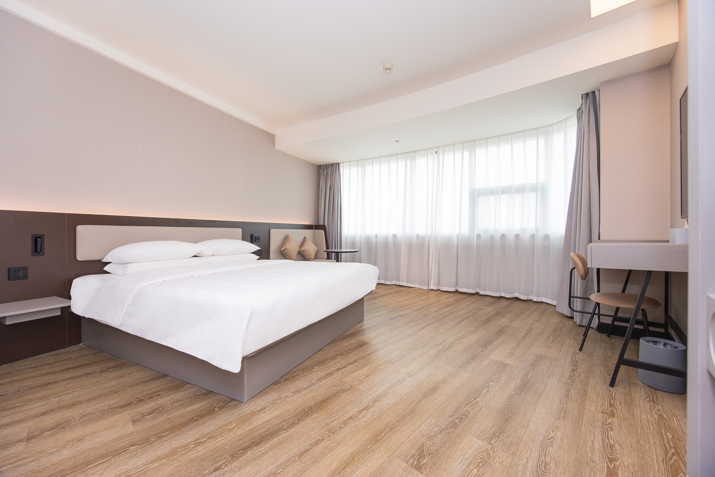 Double Superior King Bed