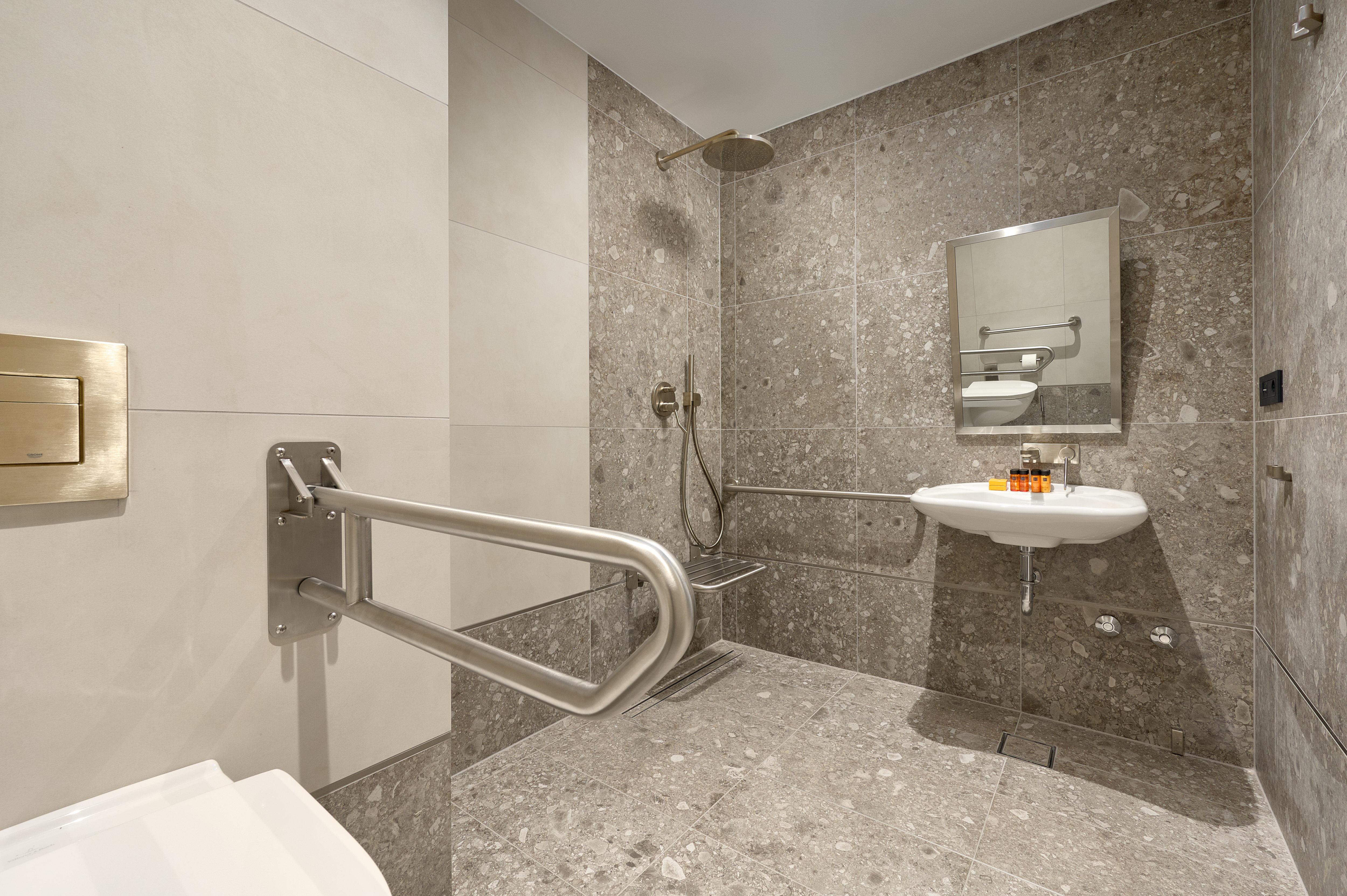 Double or Twin Superior