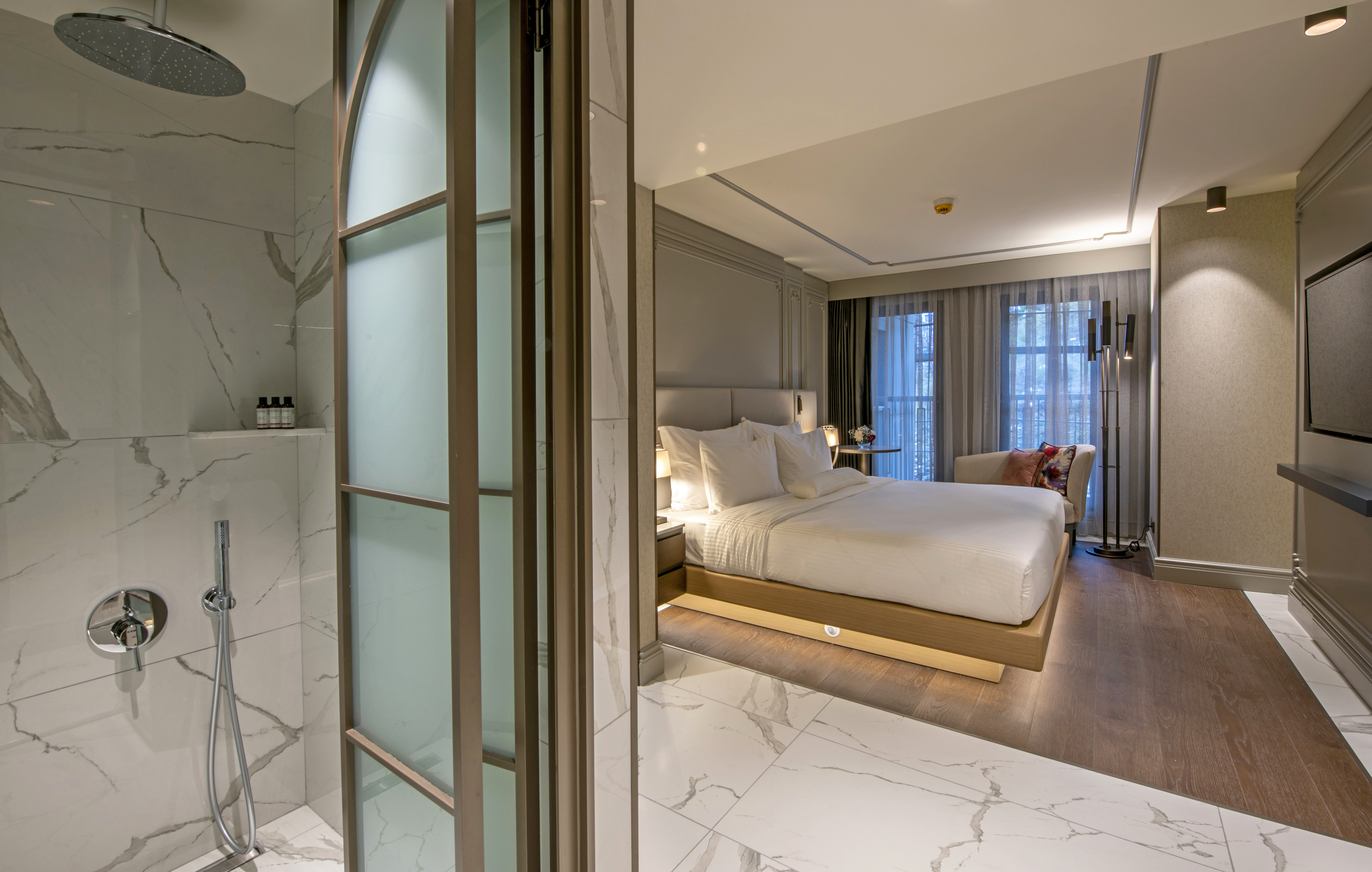 Double Deluxe King Bed