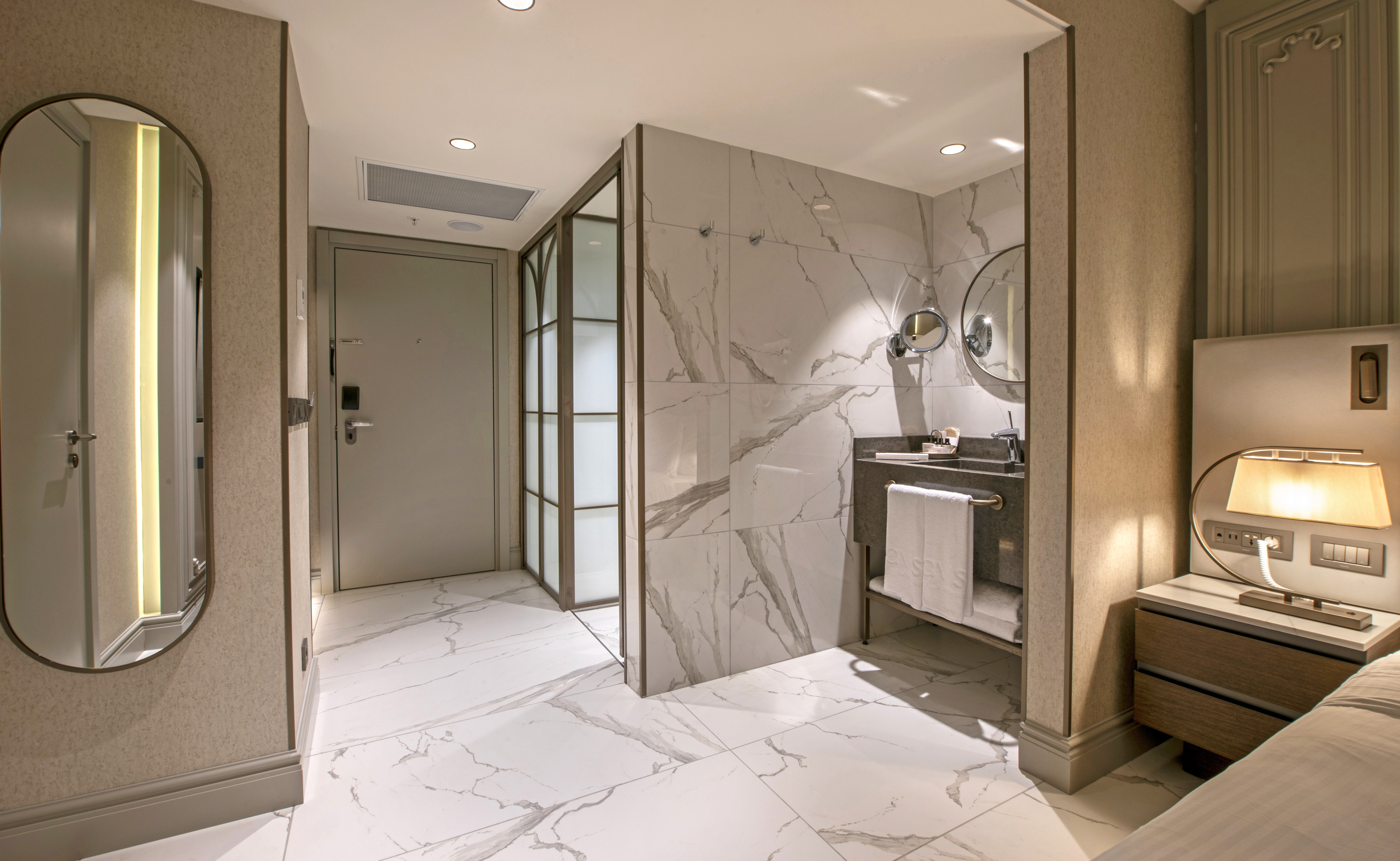 Double Deluxe King Bed