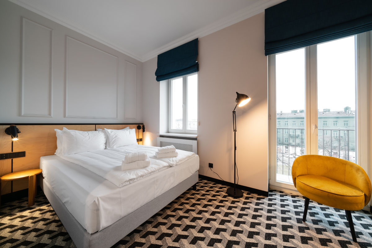 Double Single Superior Queen Bed