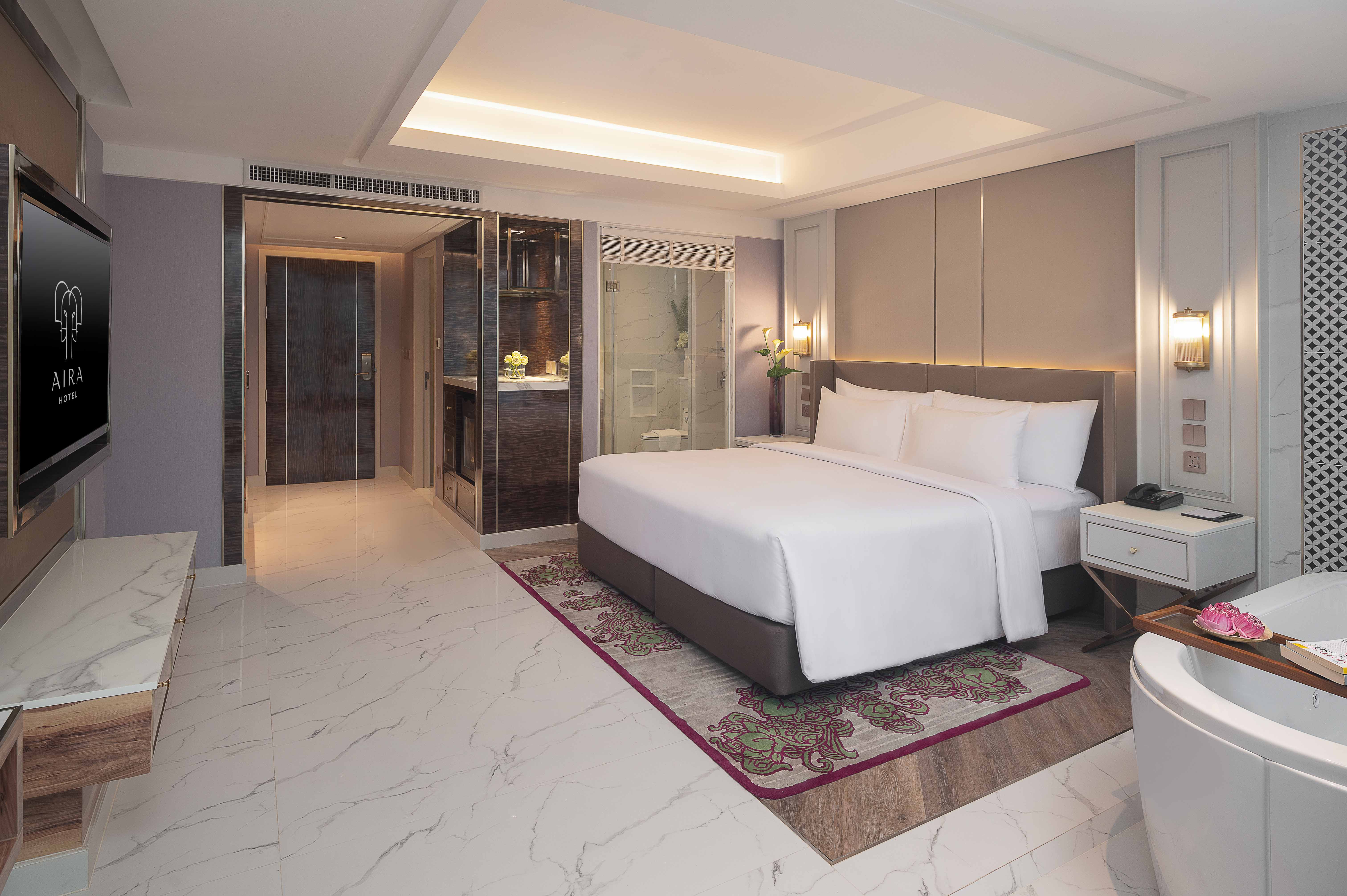 Double King Bed with Jacuzzi