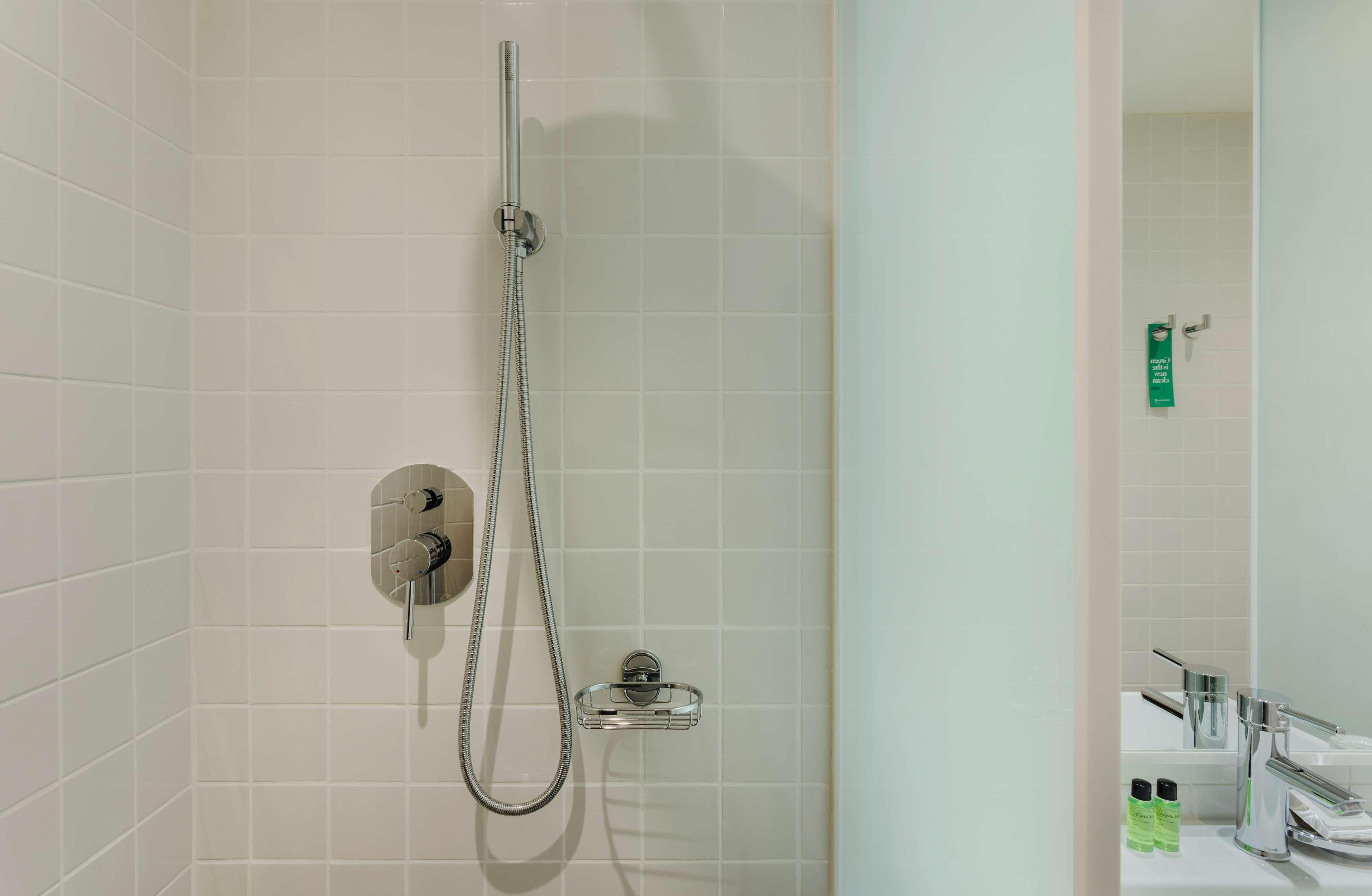 Double Deluxe King Bed