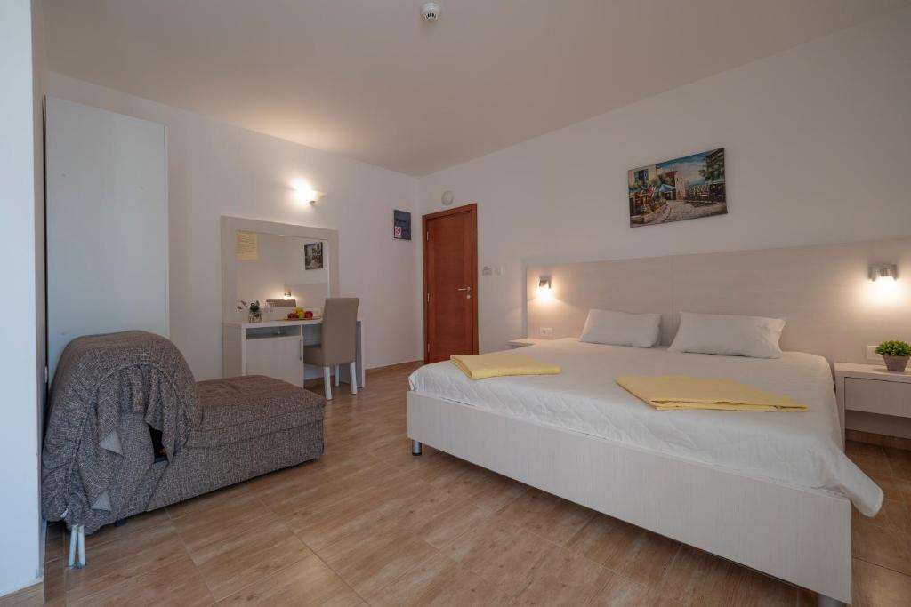 Family Room Standard