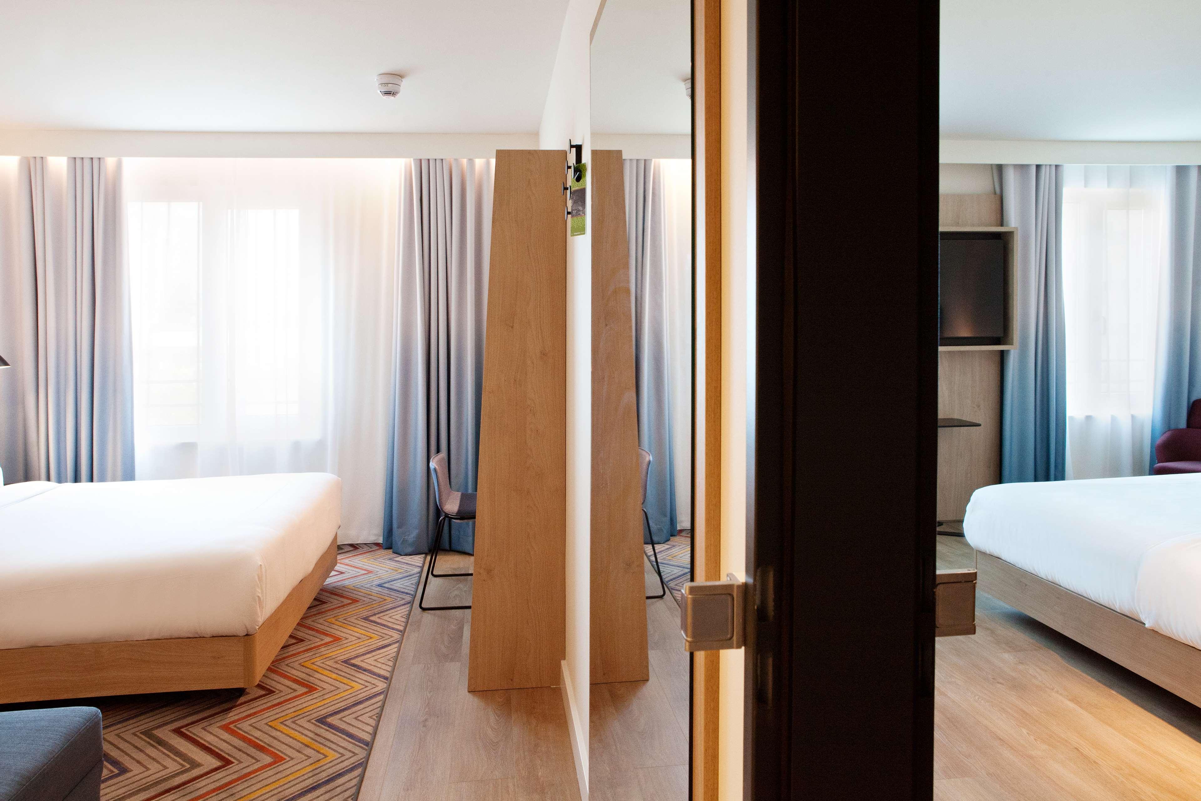 Double Accessible King Size Bed