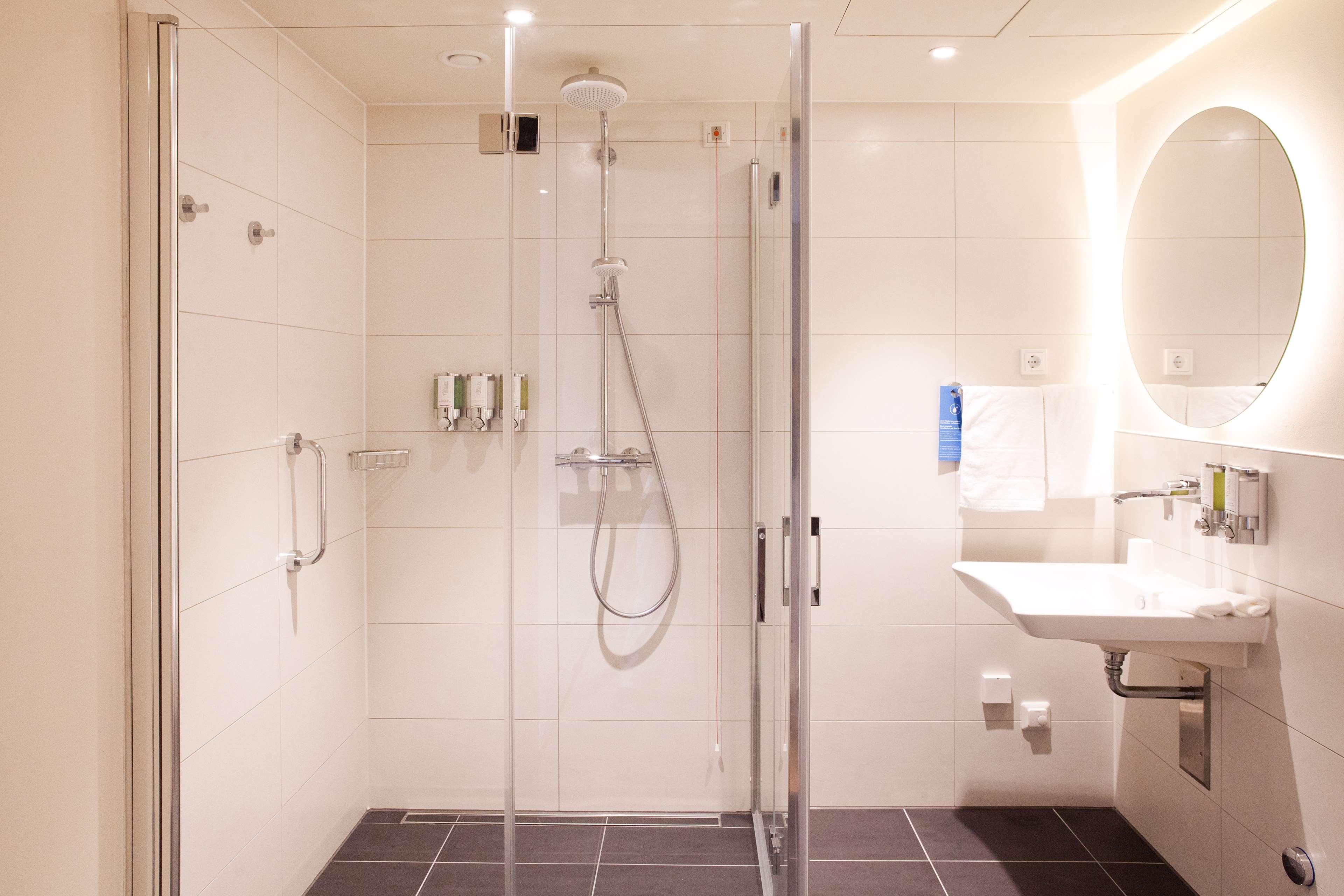 Double Accessible-queen Size Bed