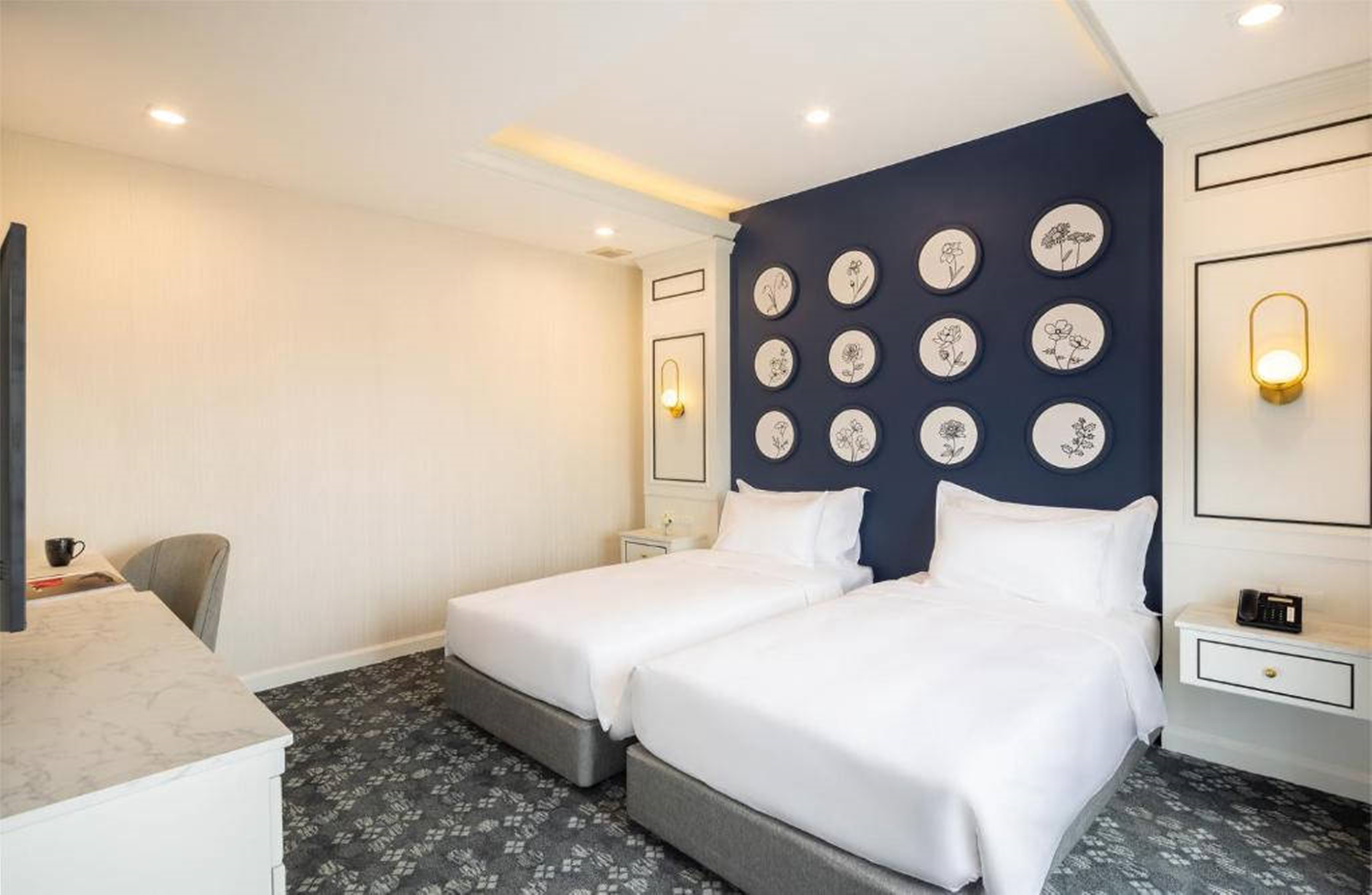 Double or Twin Deluxe with Balcony