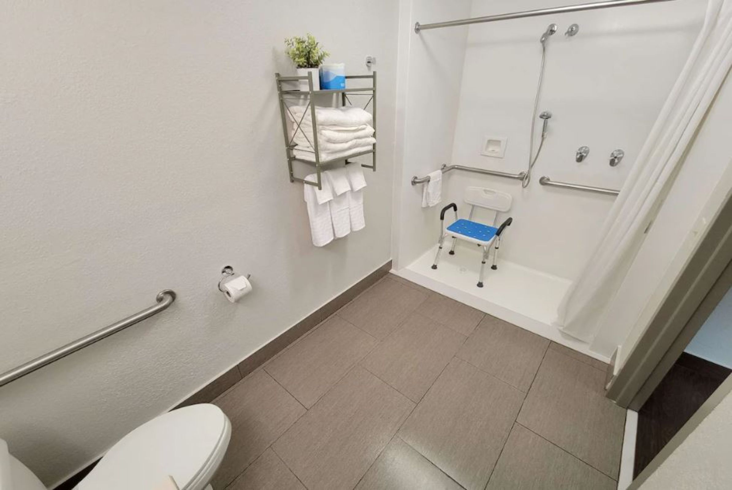 Room Accessible King Size Bed