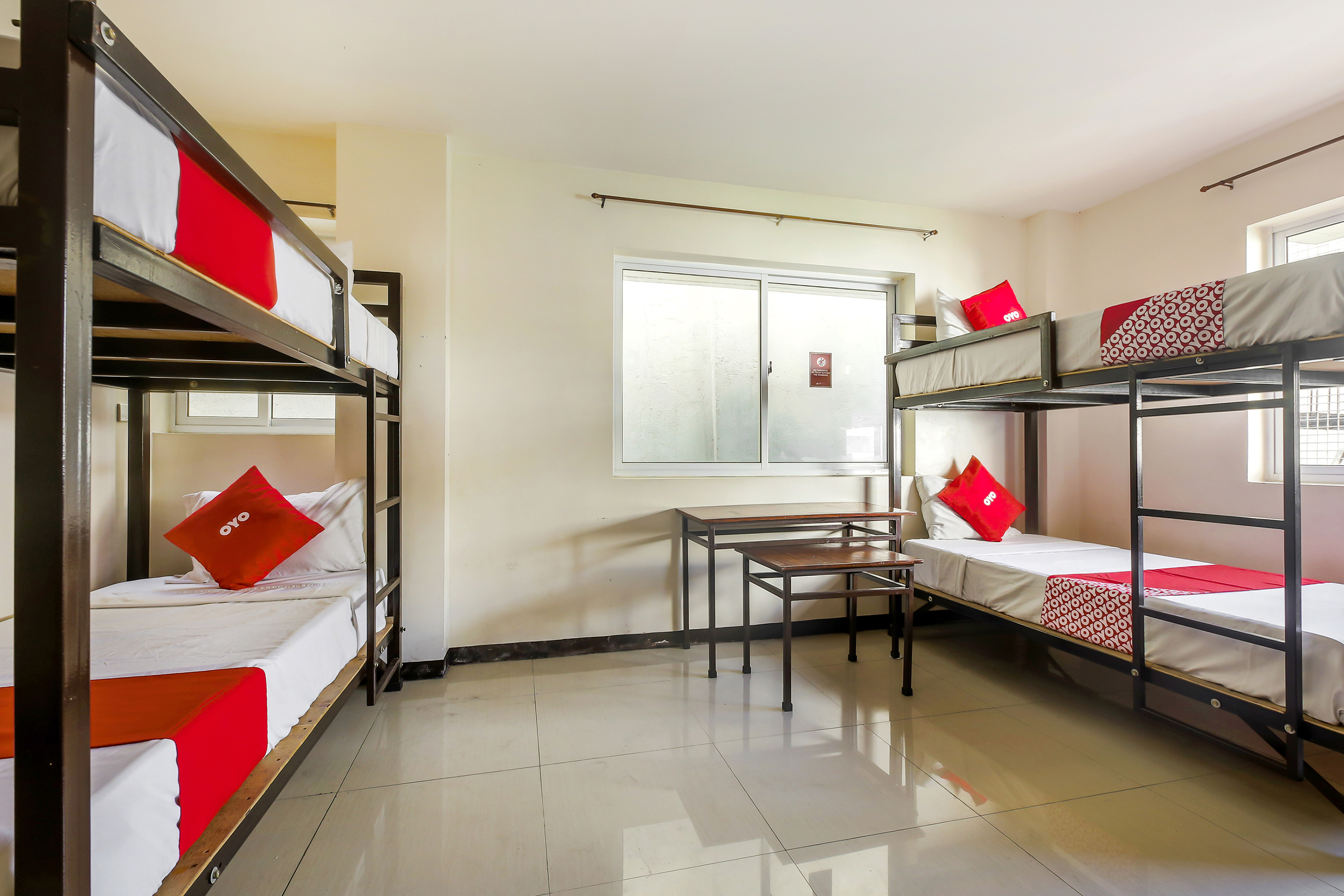 Bed in Dormitory Bunk Bed with Shared Bathroom