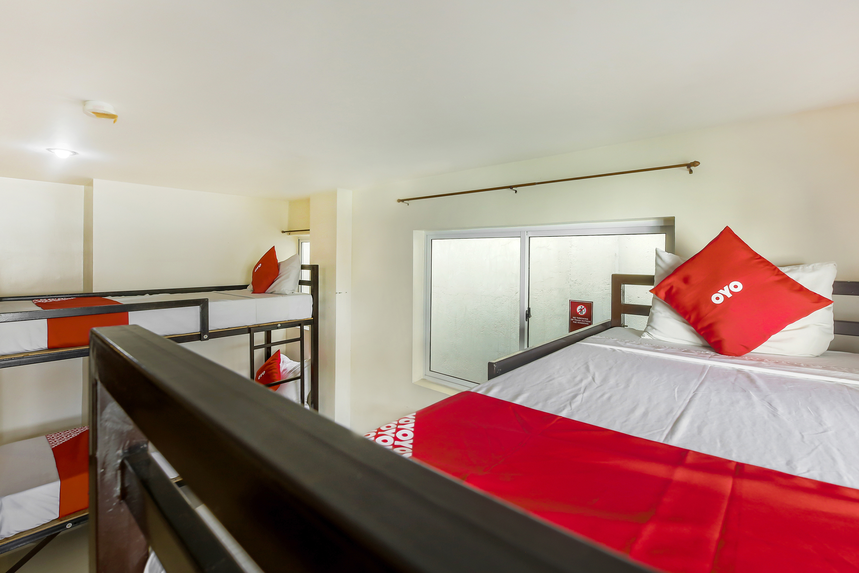 Bed in Dormitory Bunk Bed with Shared Bathroom