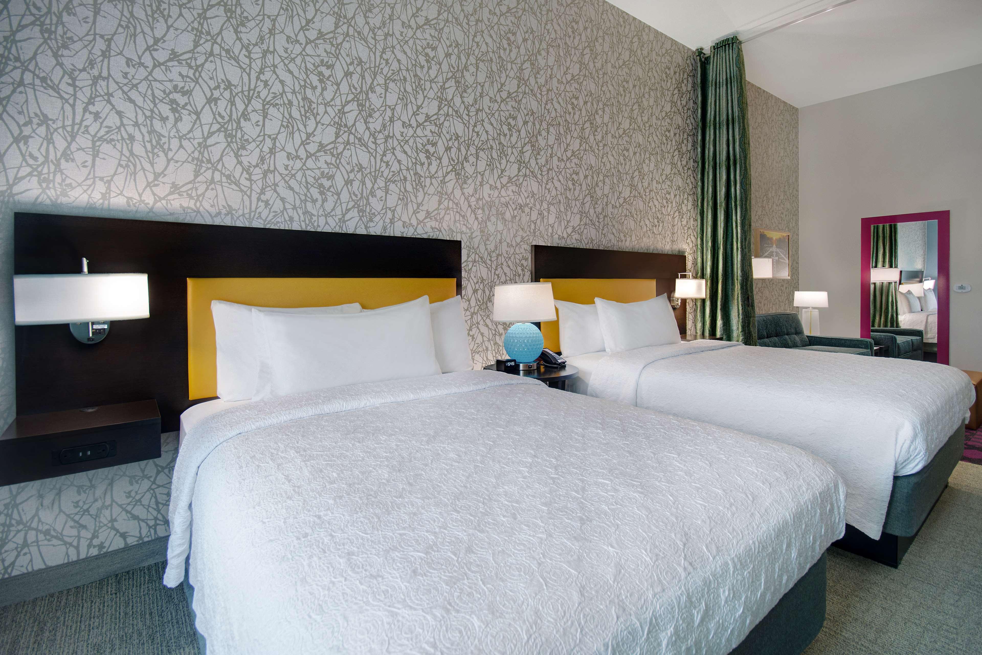 Studio Two Queen Beds