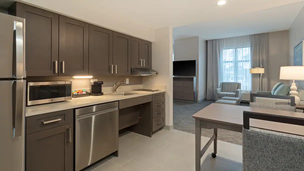 Studio Accessible King Size Bed