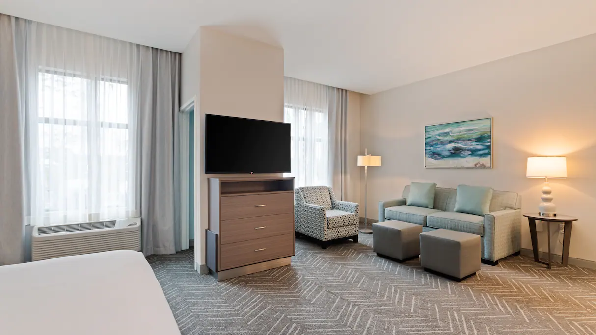 Studio Accessible King Size Bed