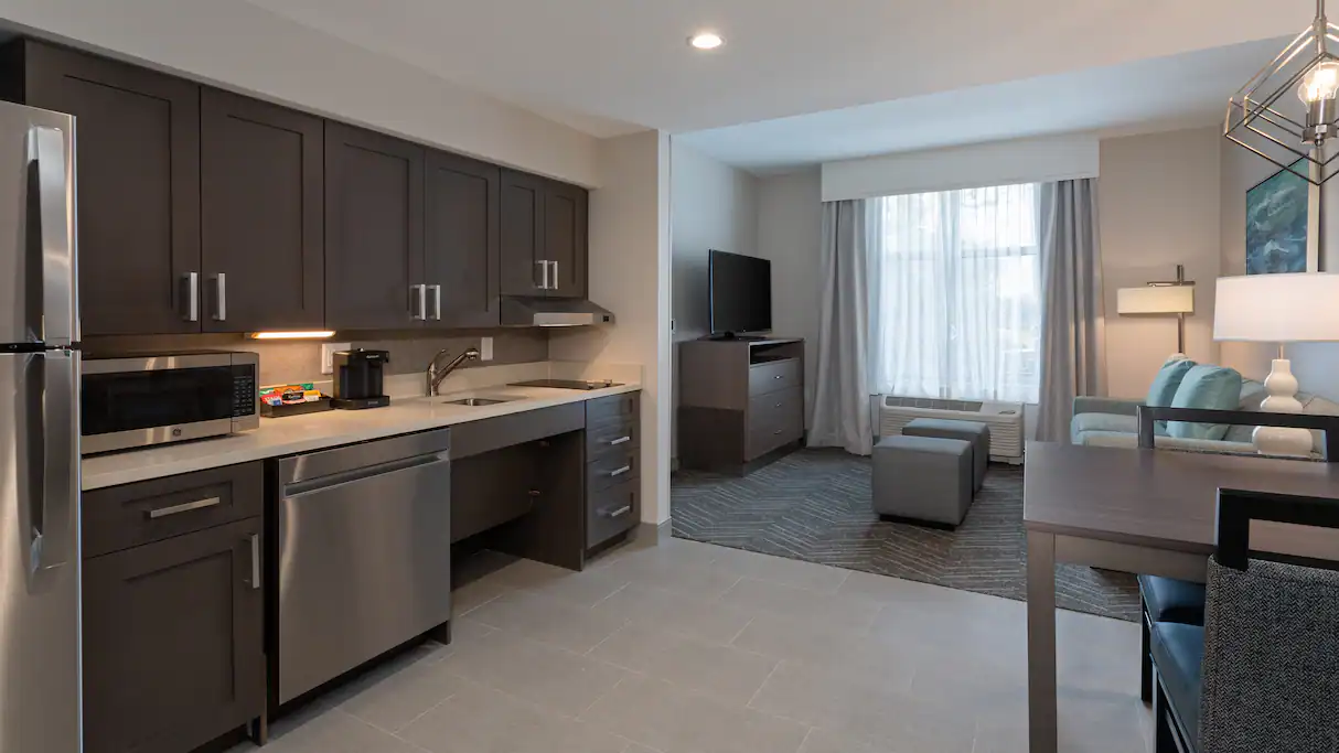 Suite Accessible King Size Bed