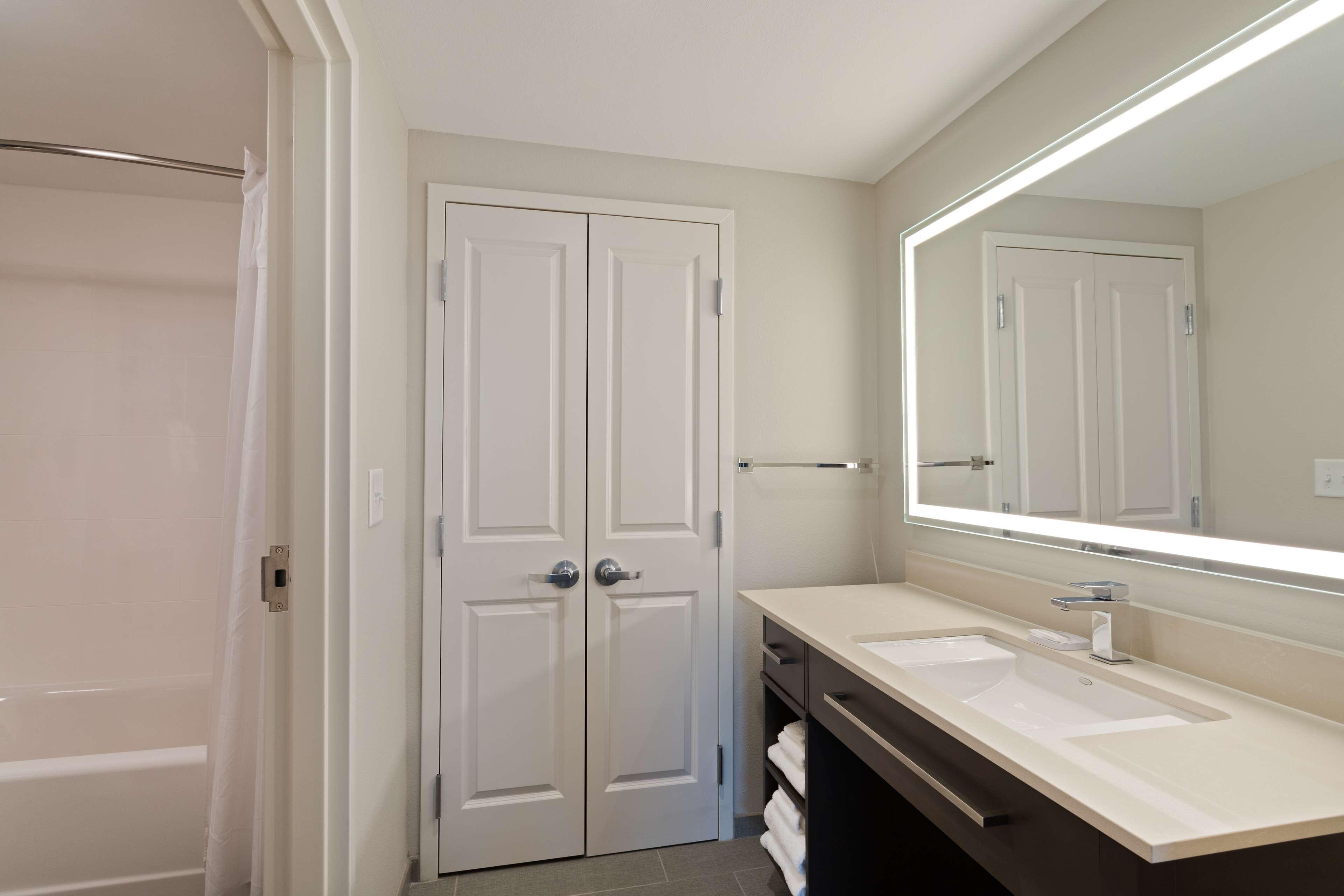 Suite Two Queen Beds One Bedroom