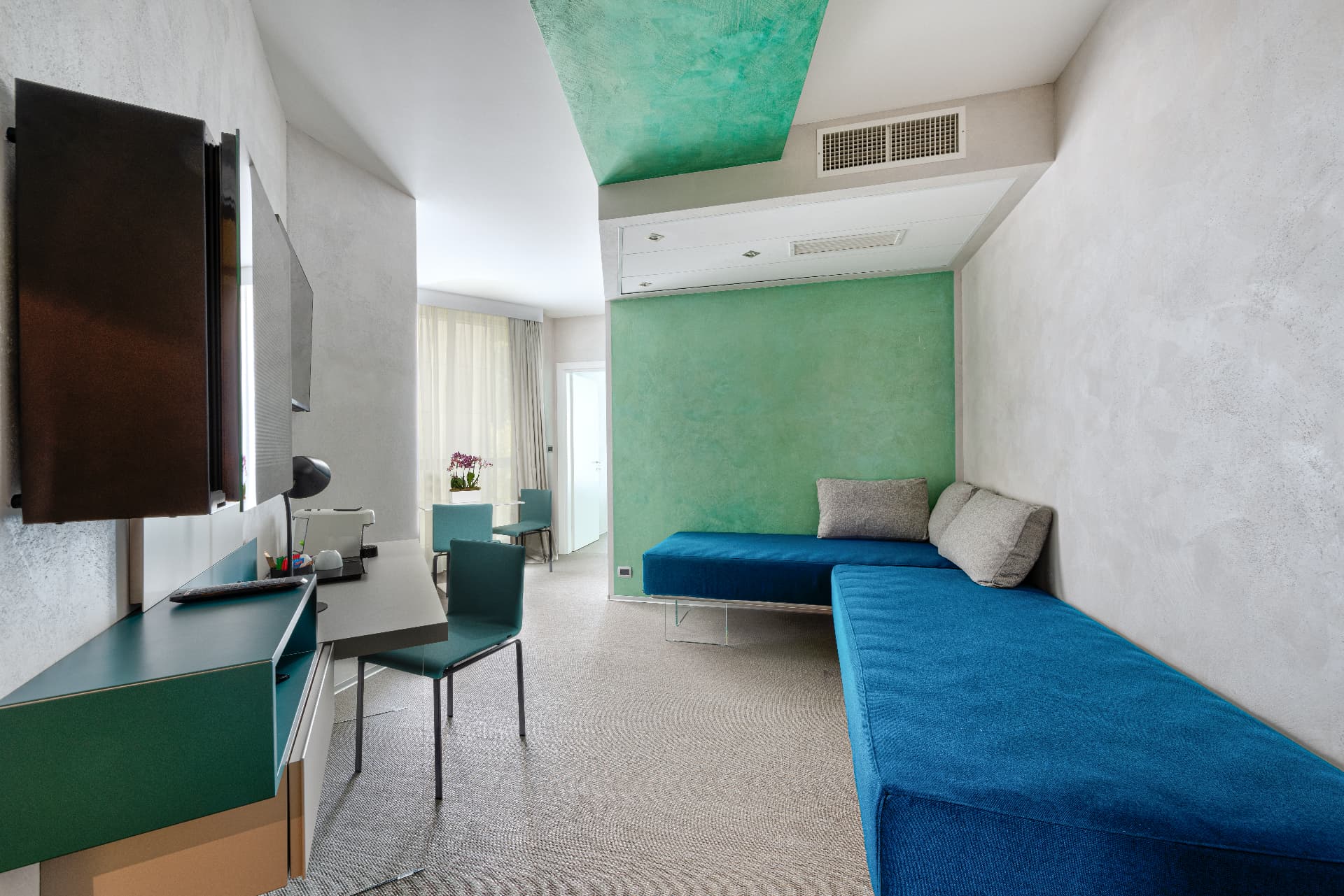 Suite Capacity 2