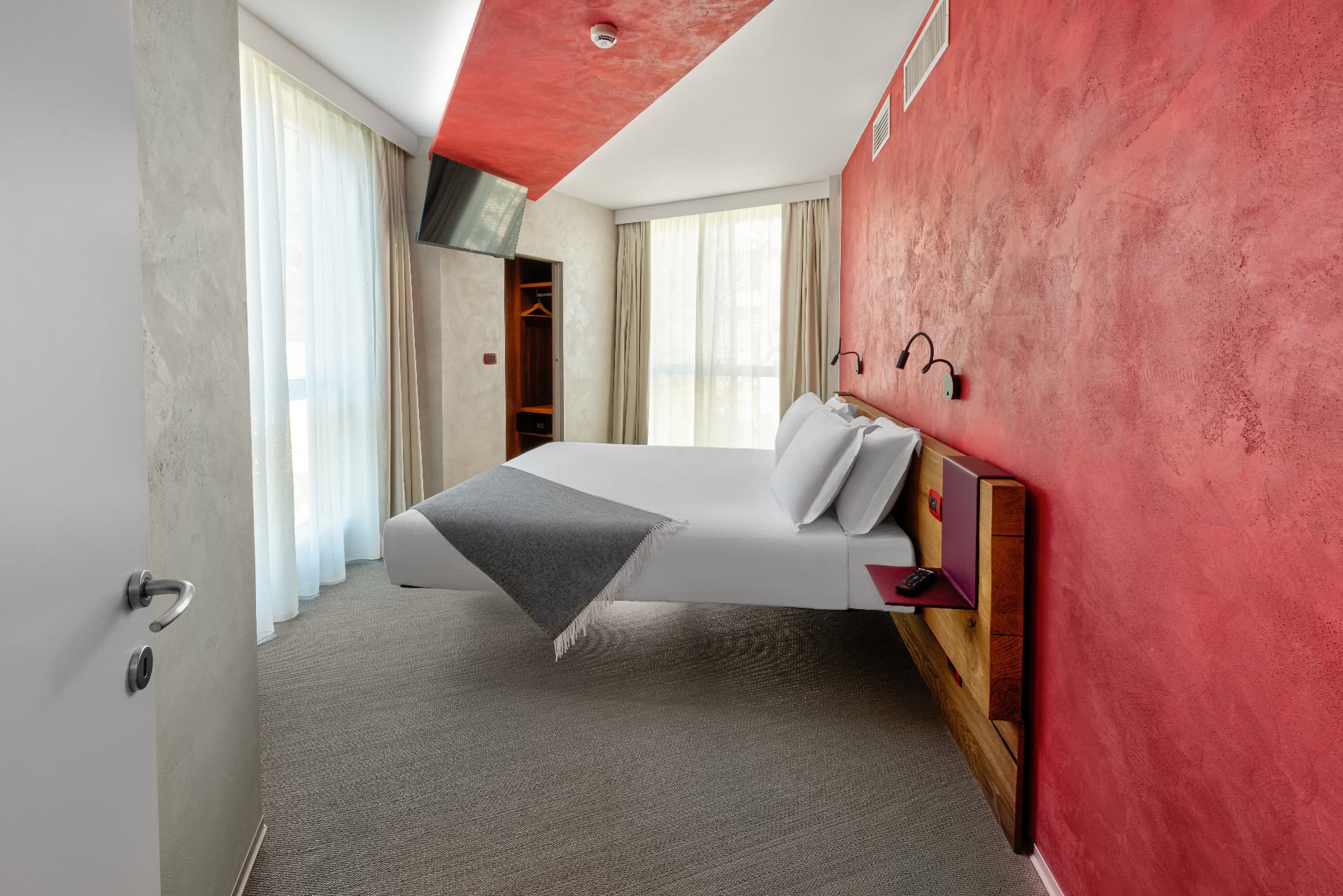 Suite Capacity 4
