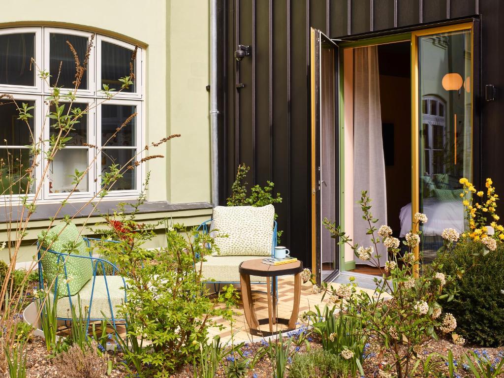 Double or Twin Standard