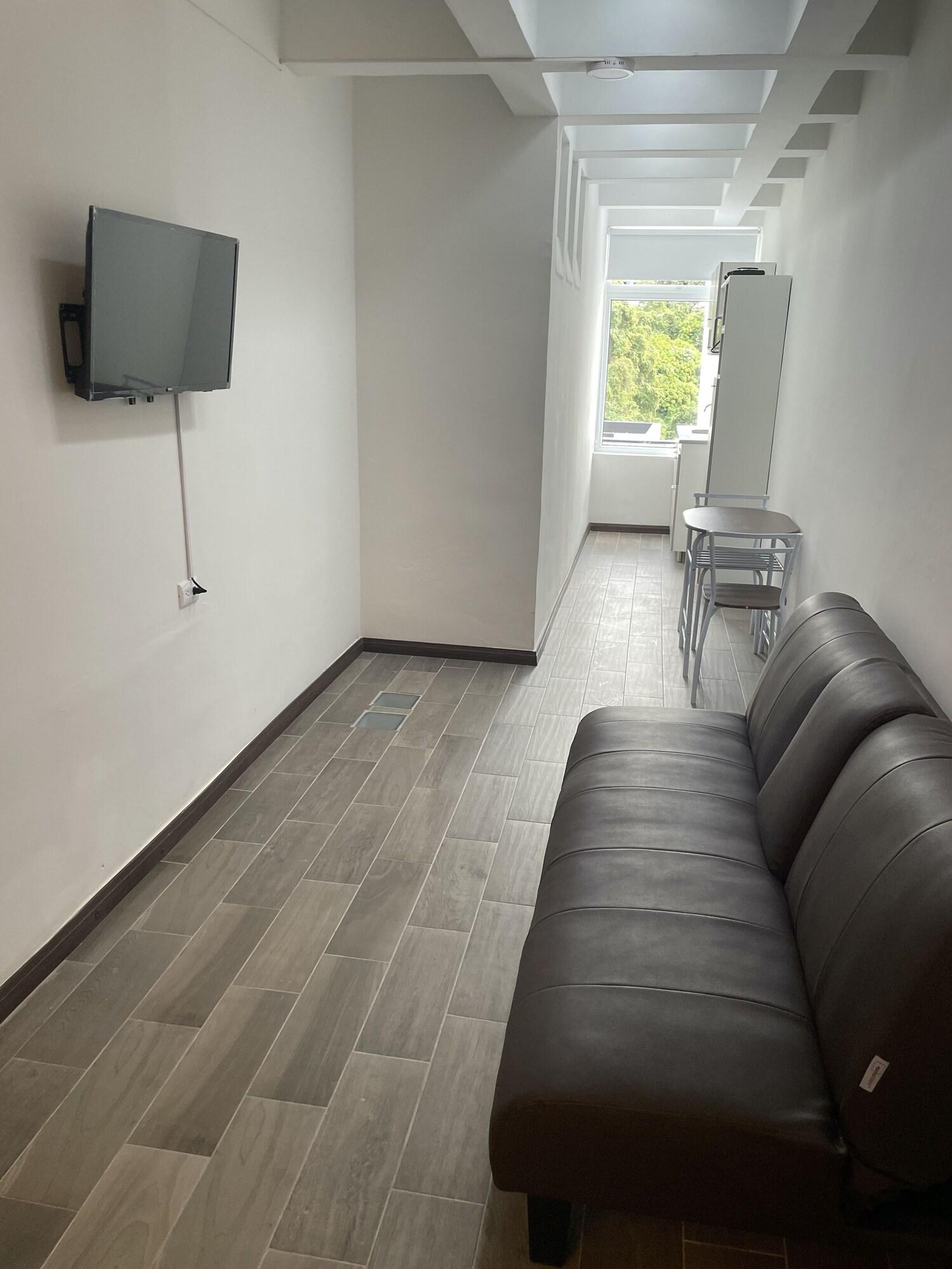 Studio Premium Queen Bed