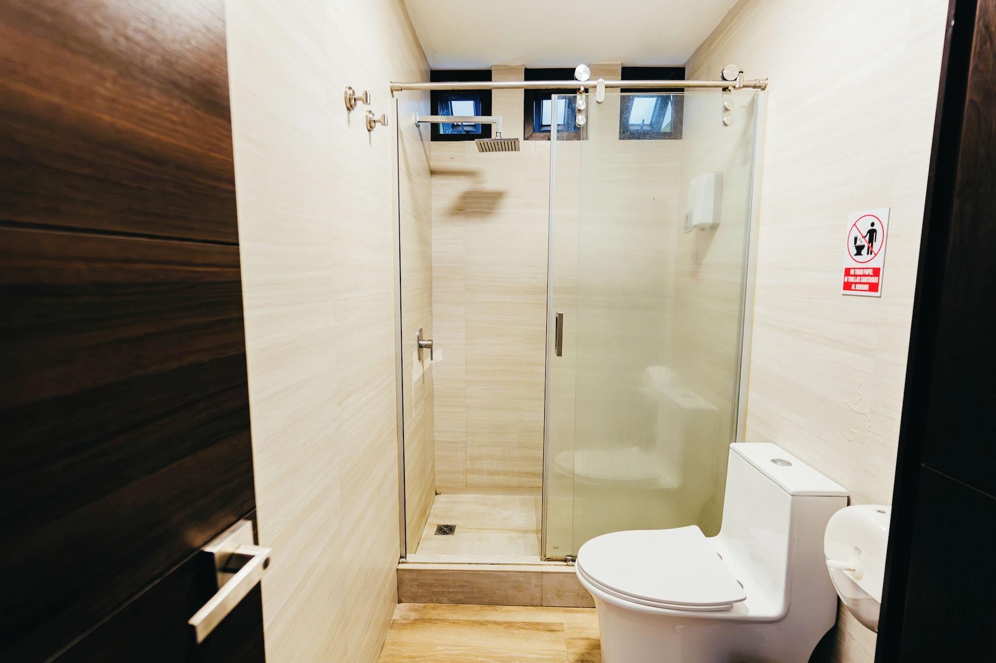 Studio Premium Queen Bed