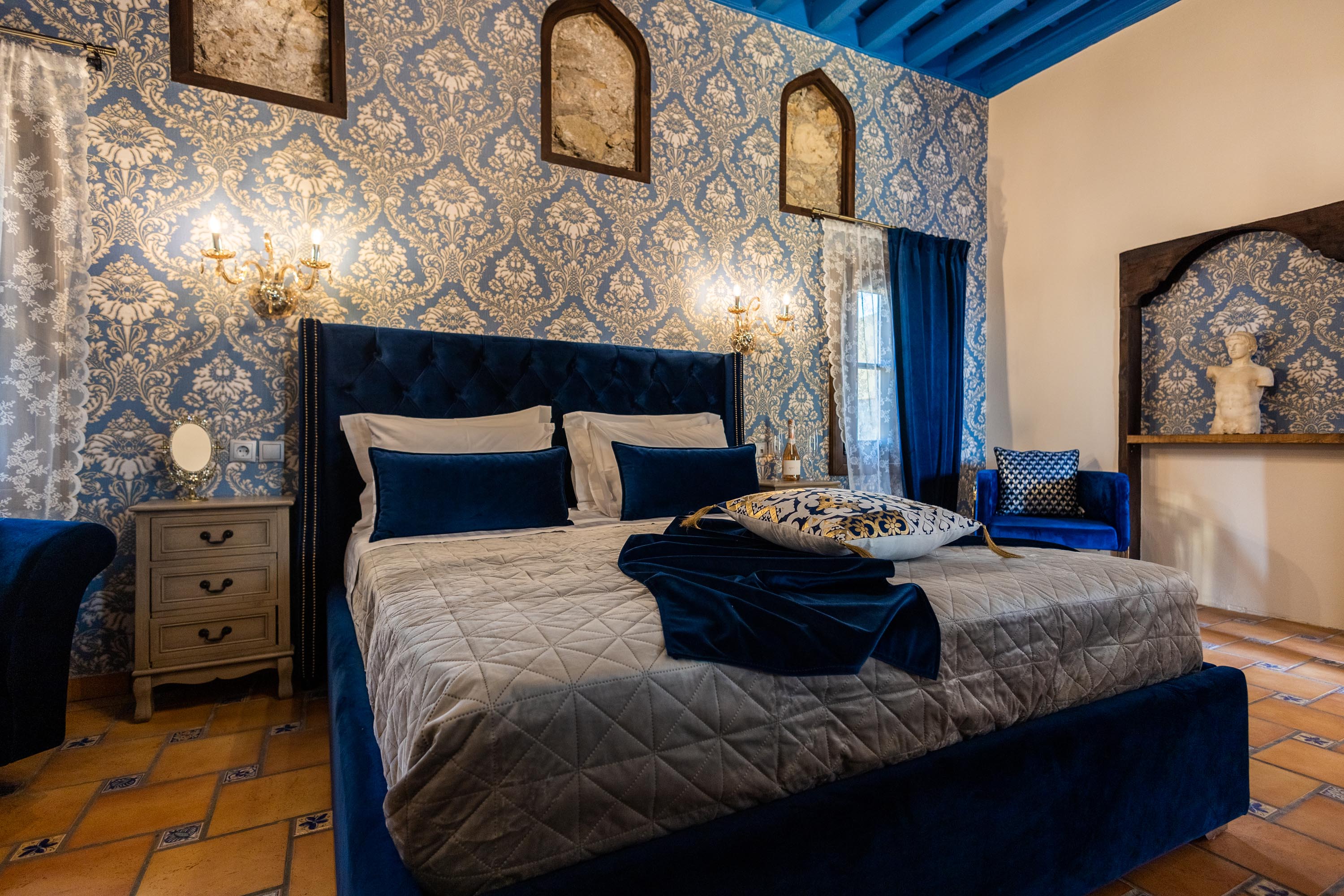 Suite King Bed with Jacuzzi