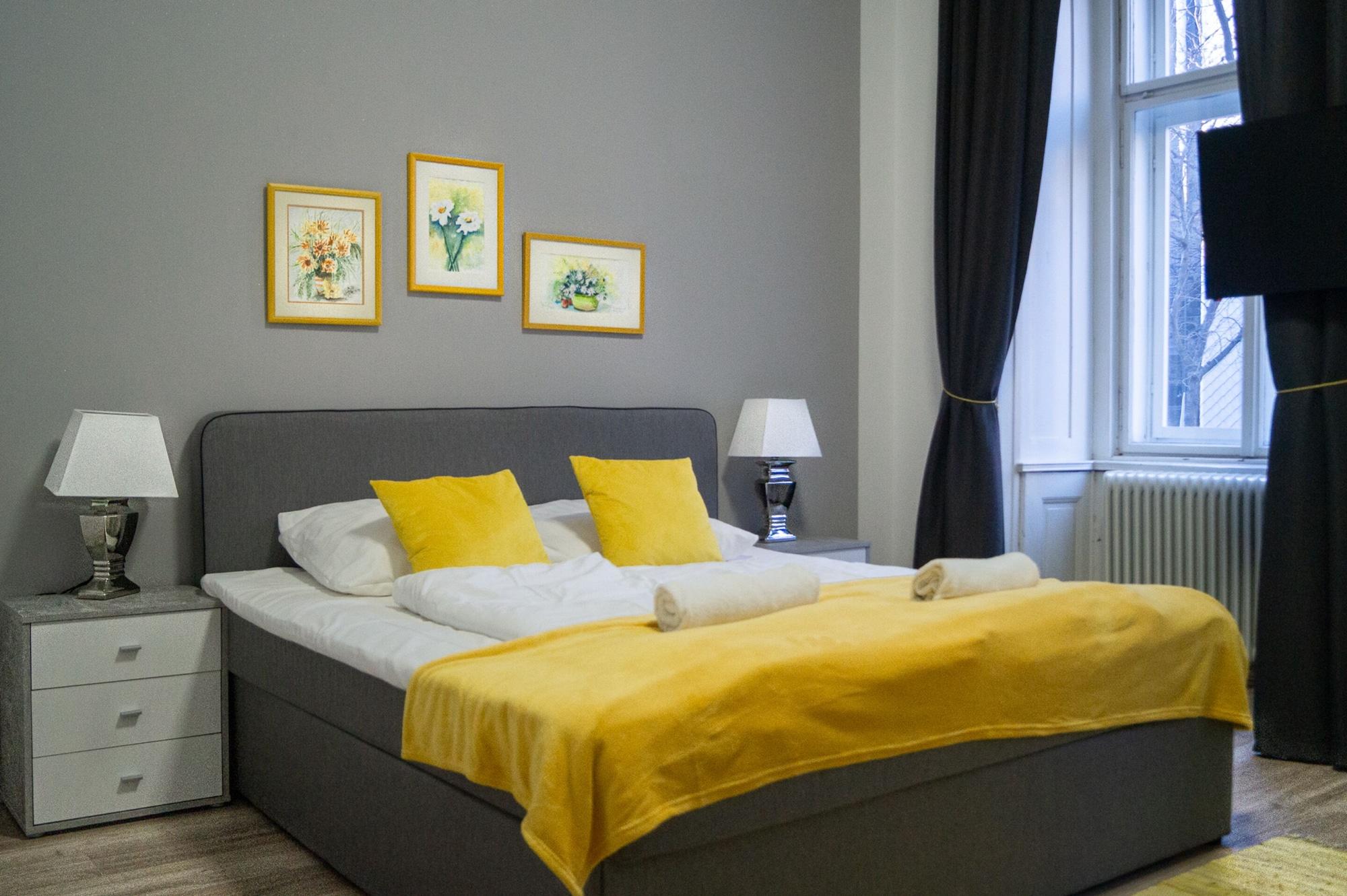 Quadruple Deluxe King Bed