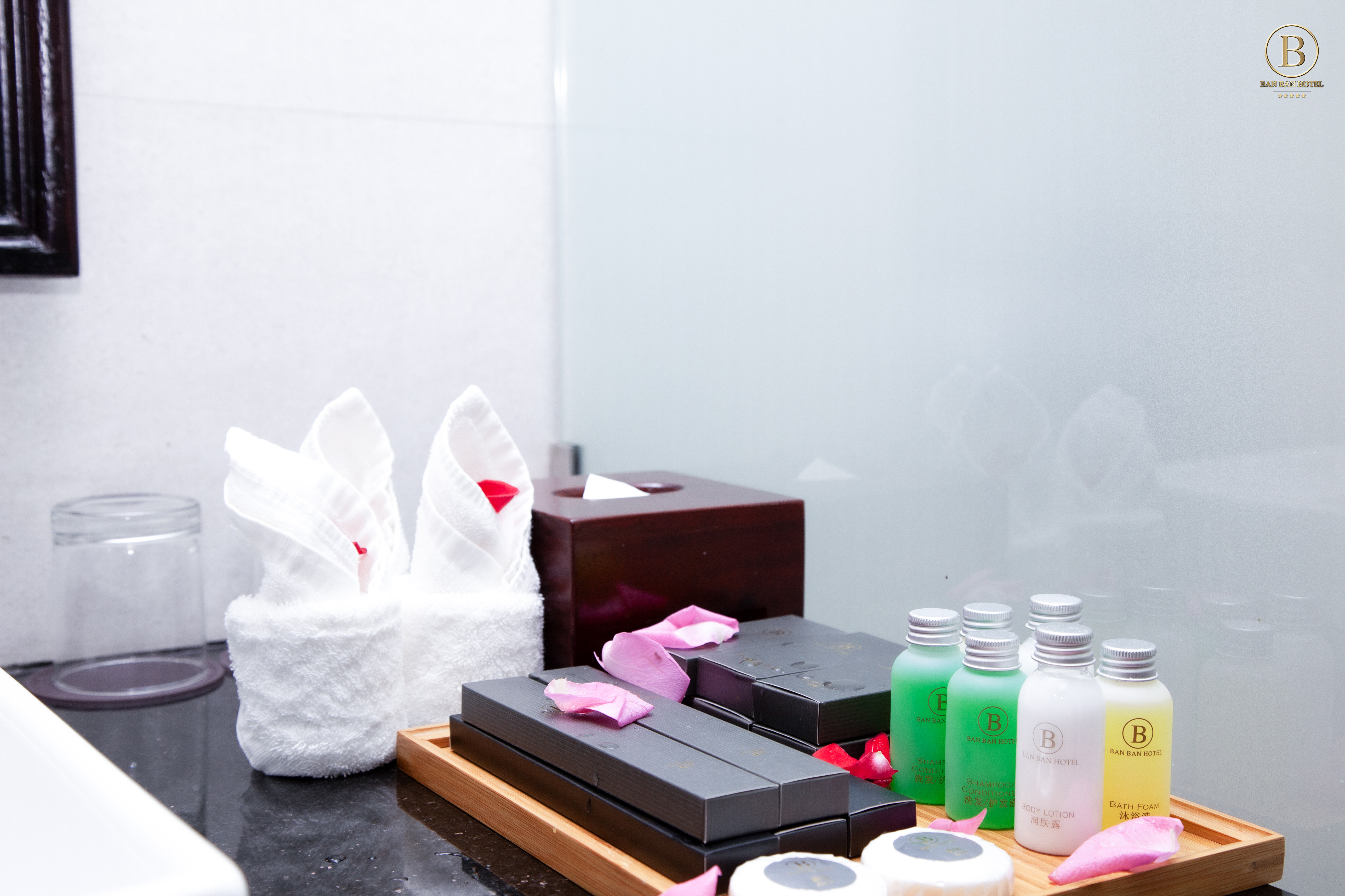 Double Deluxe City View King Bed