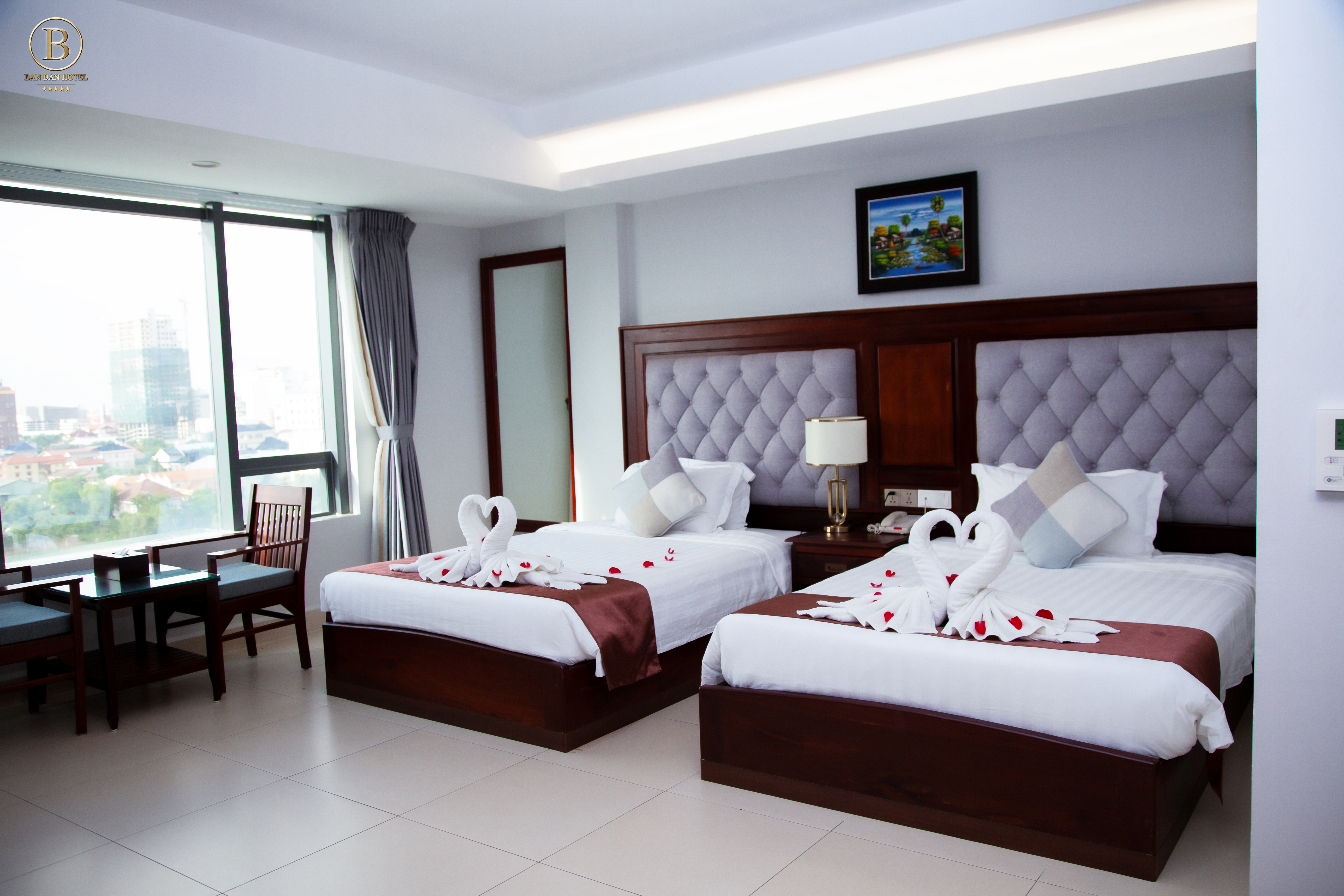 Twin Deluxe Two Beds