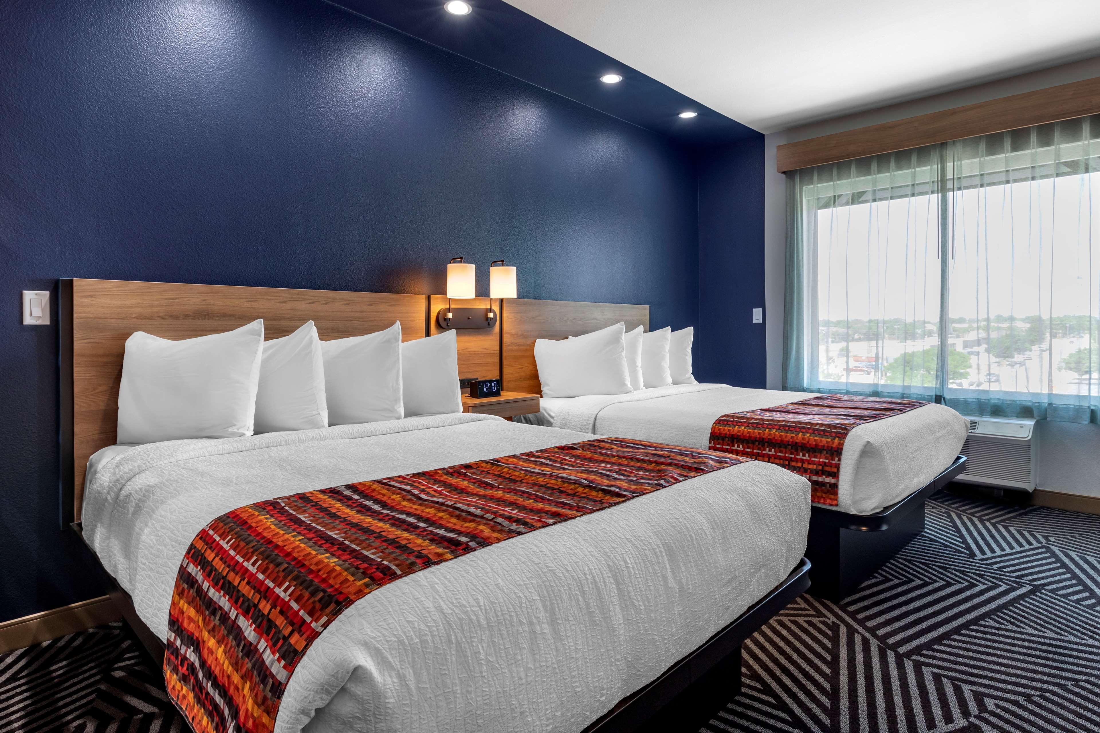 Suite Two Queen Beds