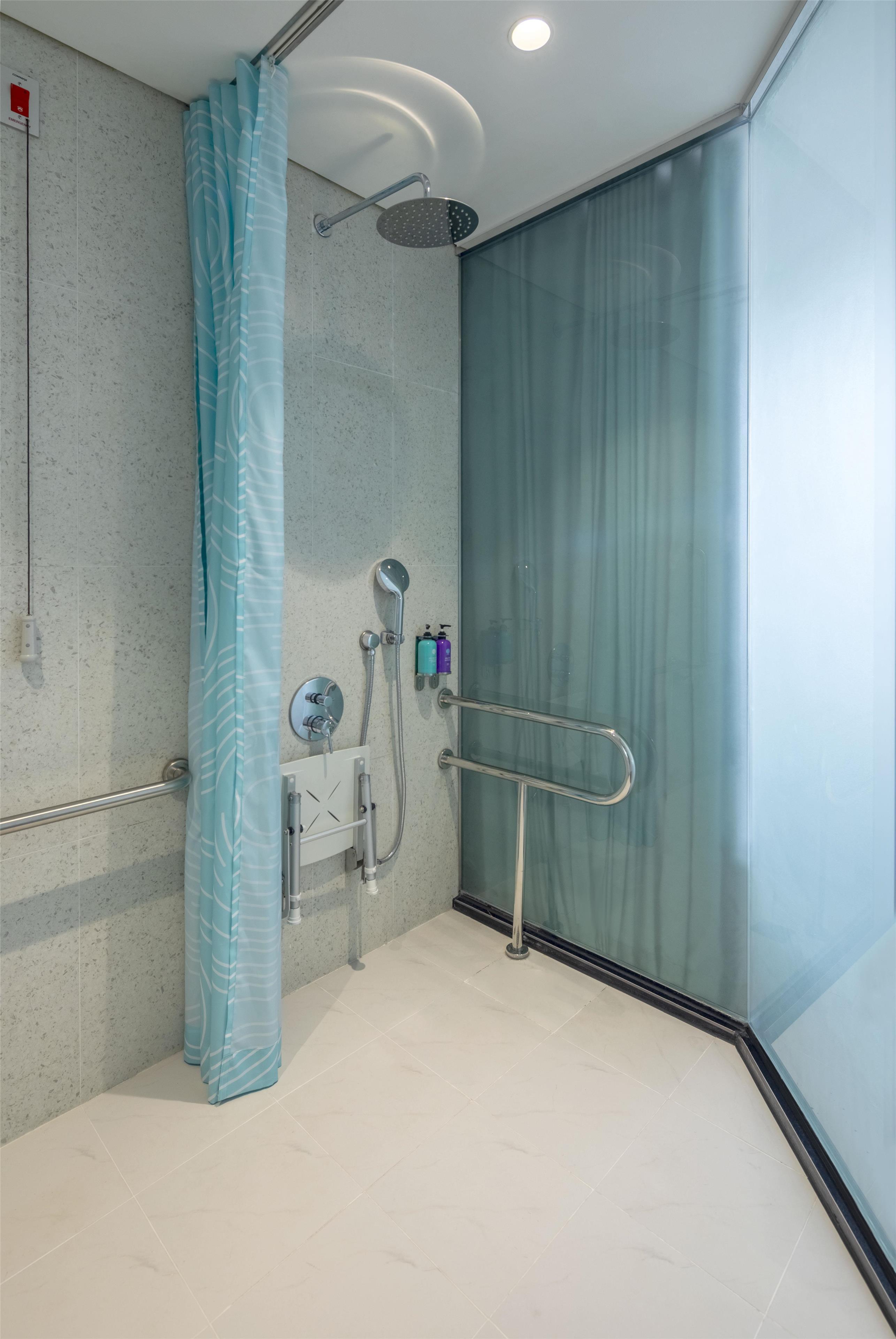 Double Accessible King Size Bed