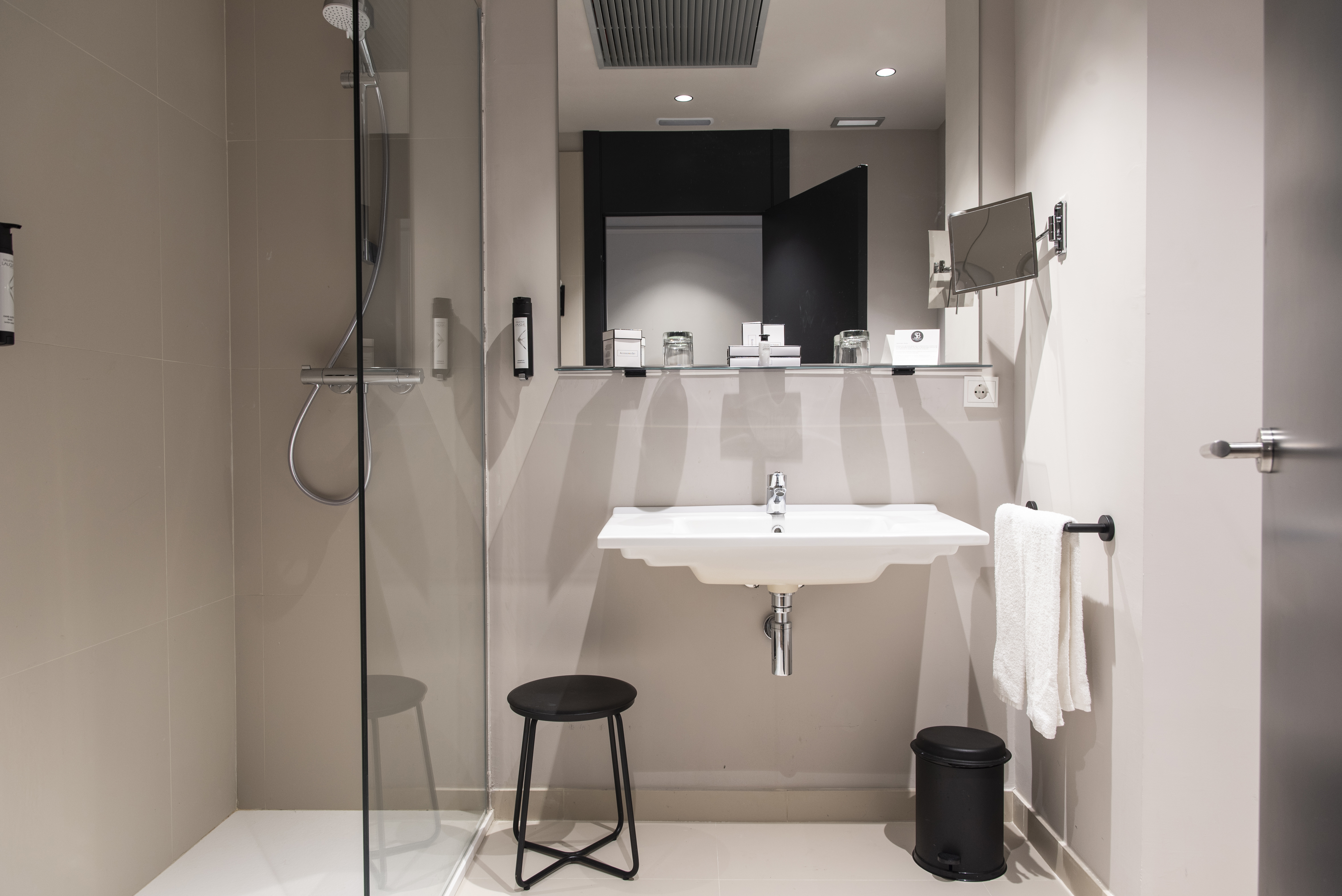 Double or Twin Standard