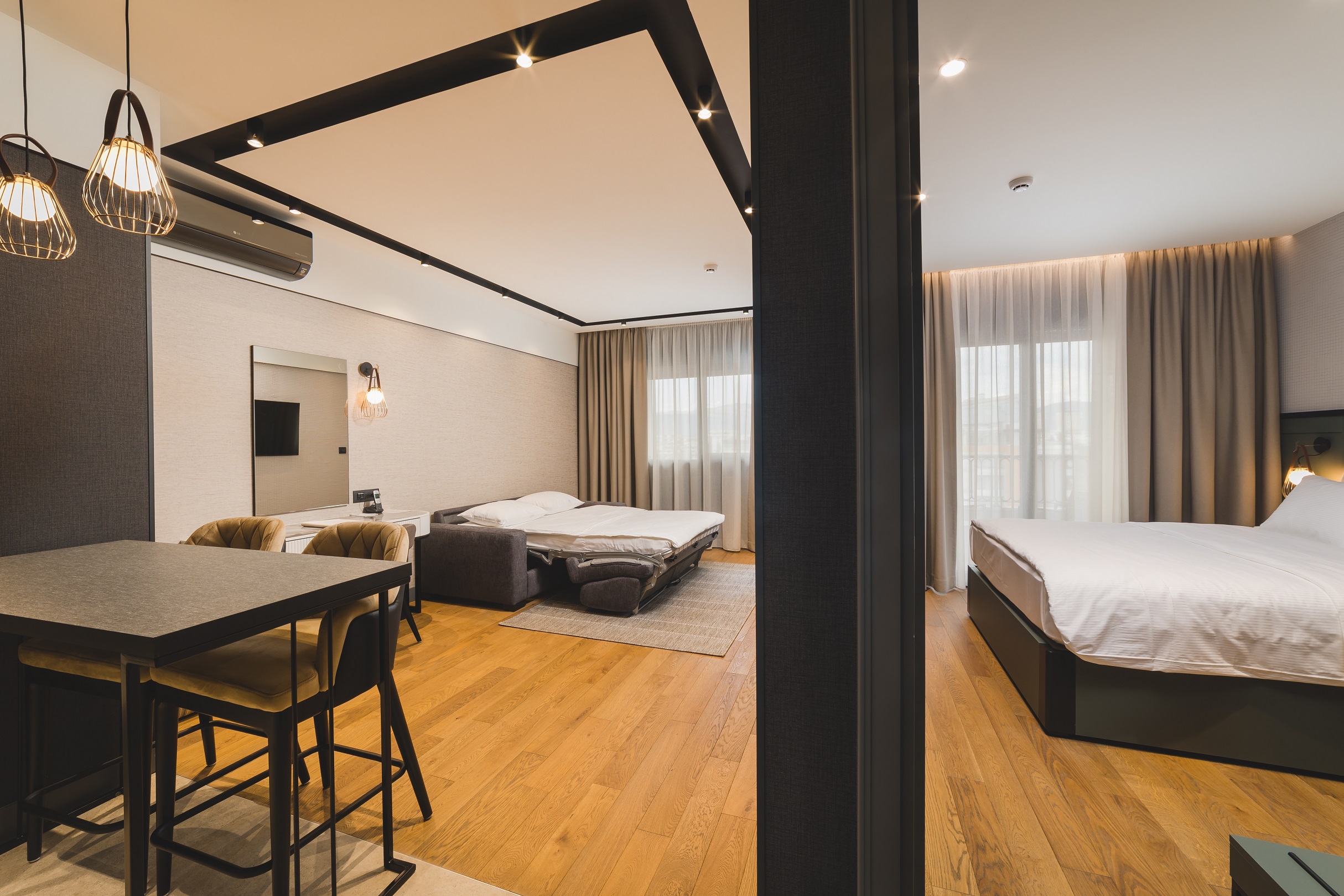 Suite City View Queen Bed