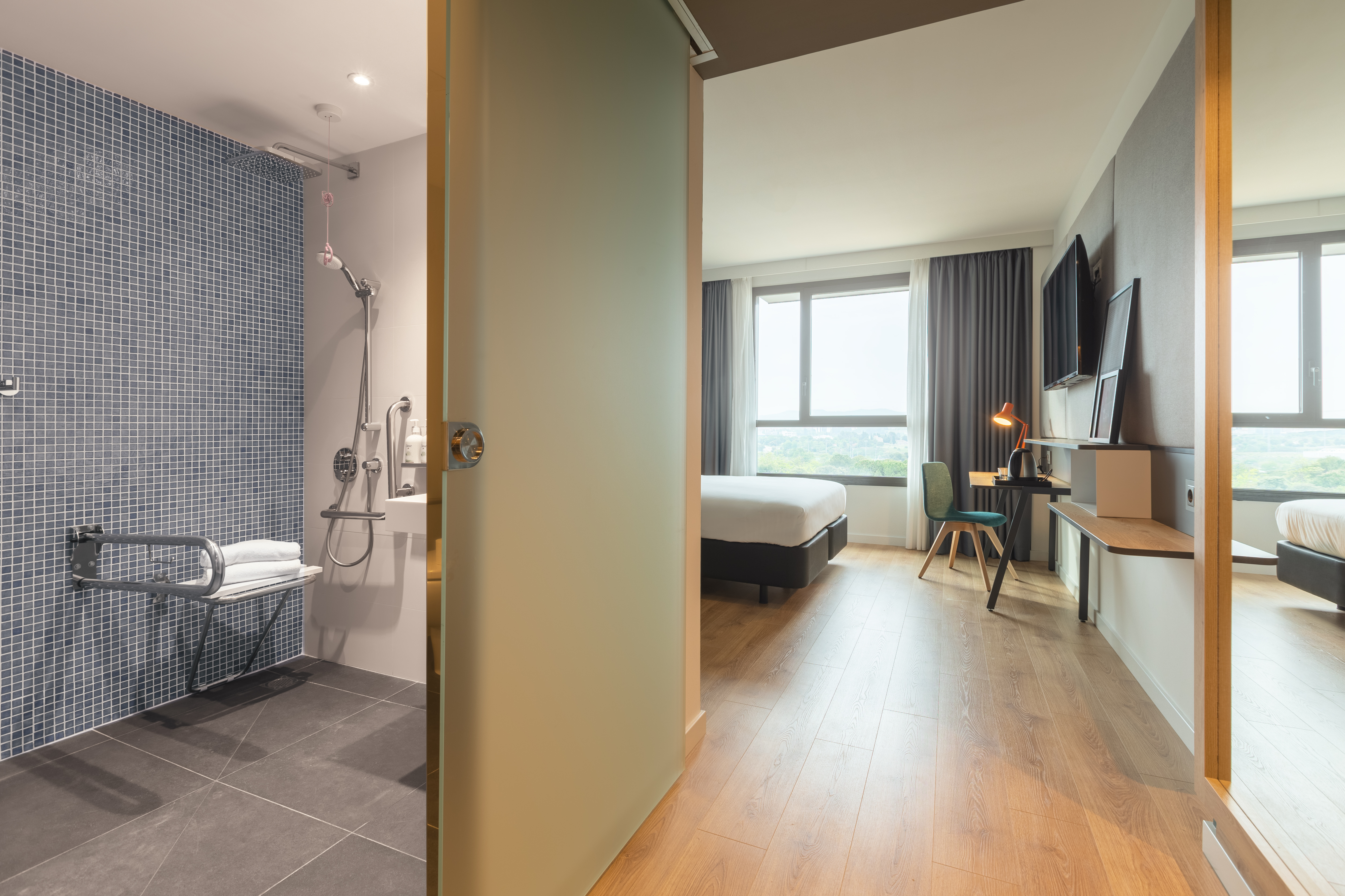 Double Accessible-queen Size Bed