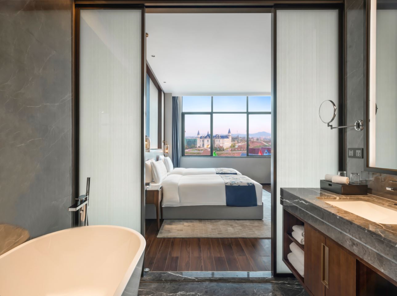 Twin Deluxe Pool View