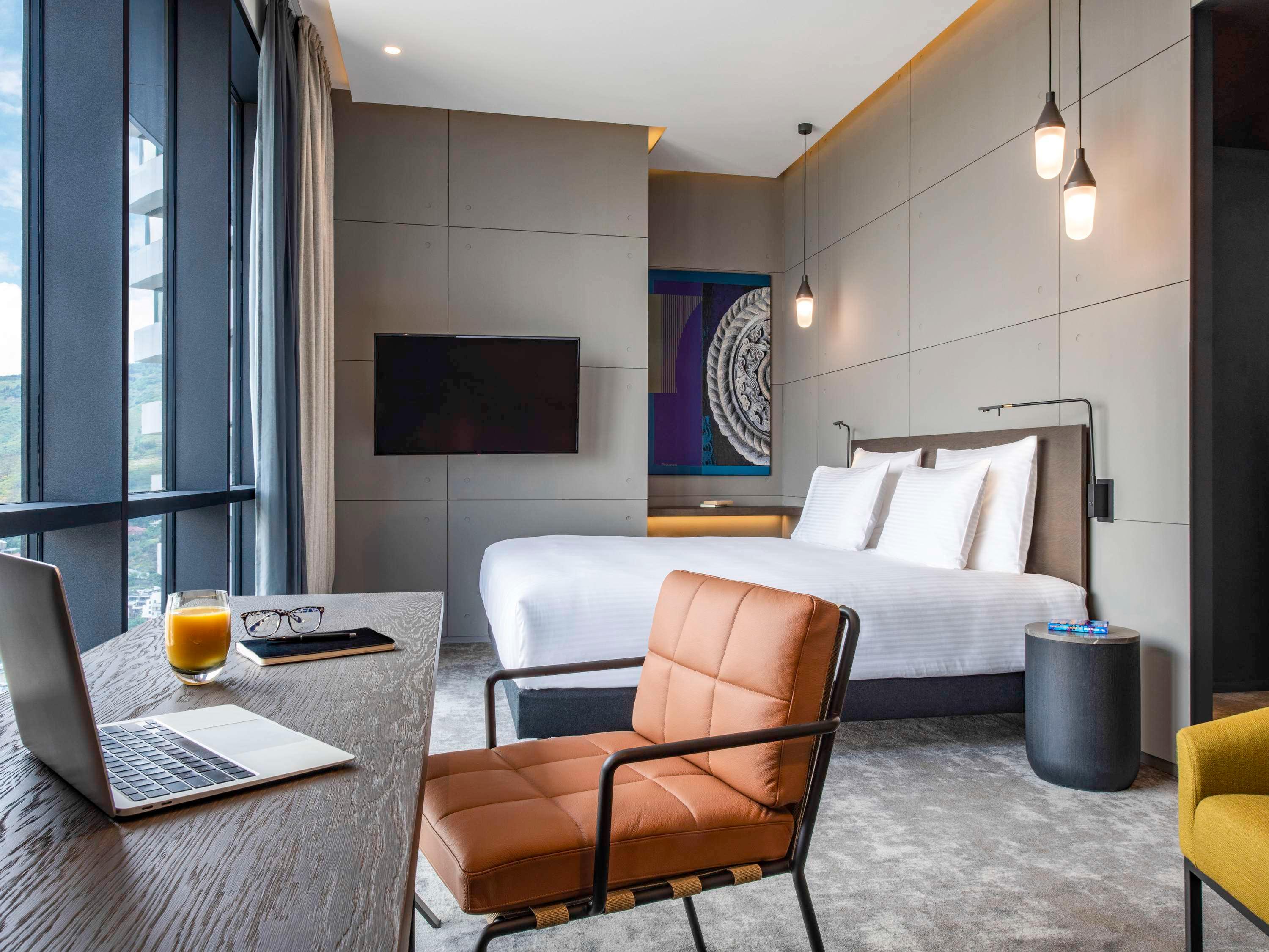 Double Executive King Bed