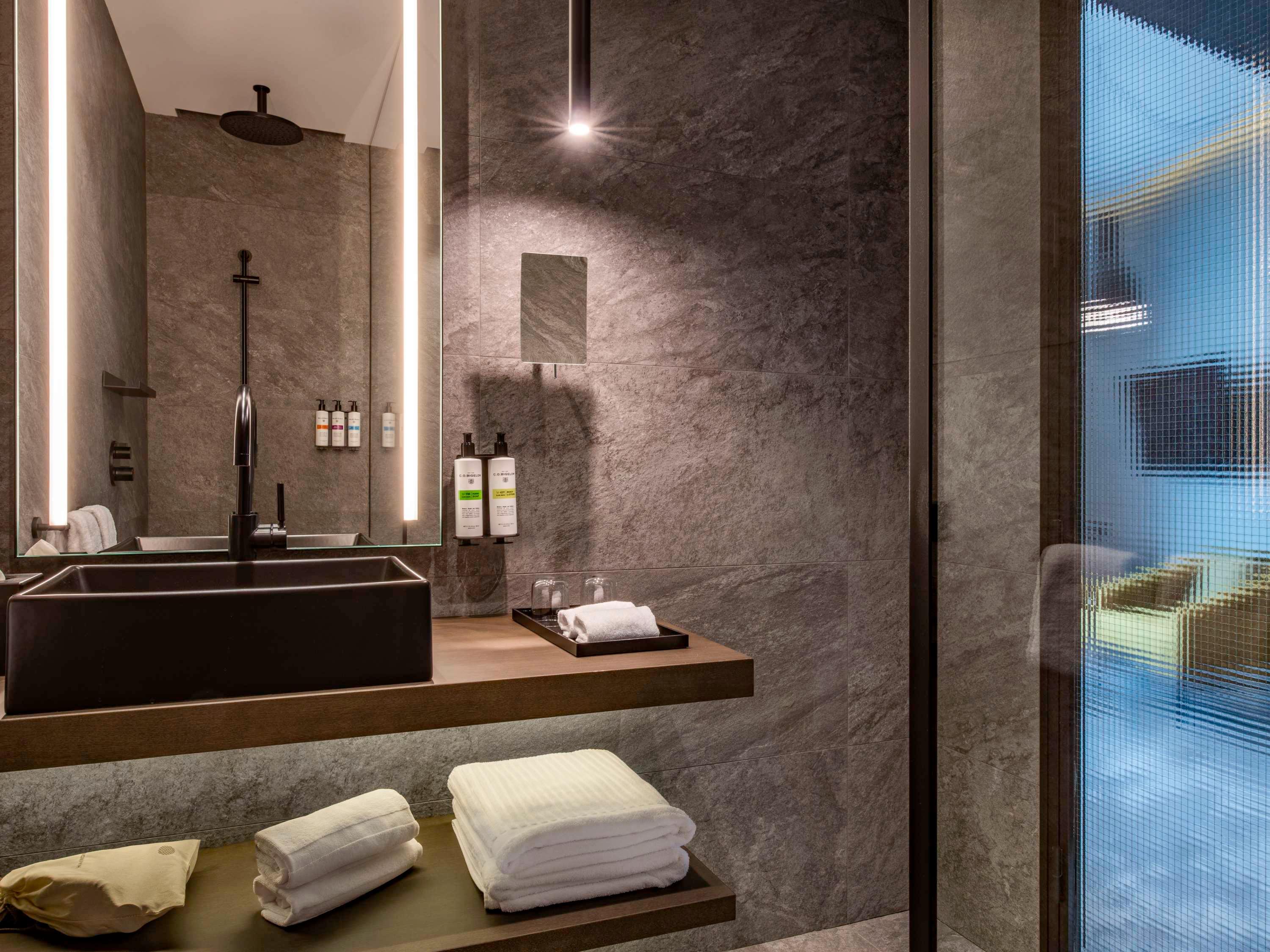 Double Superior King Bed