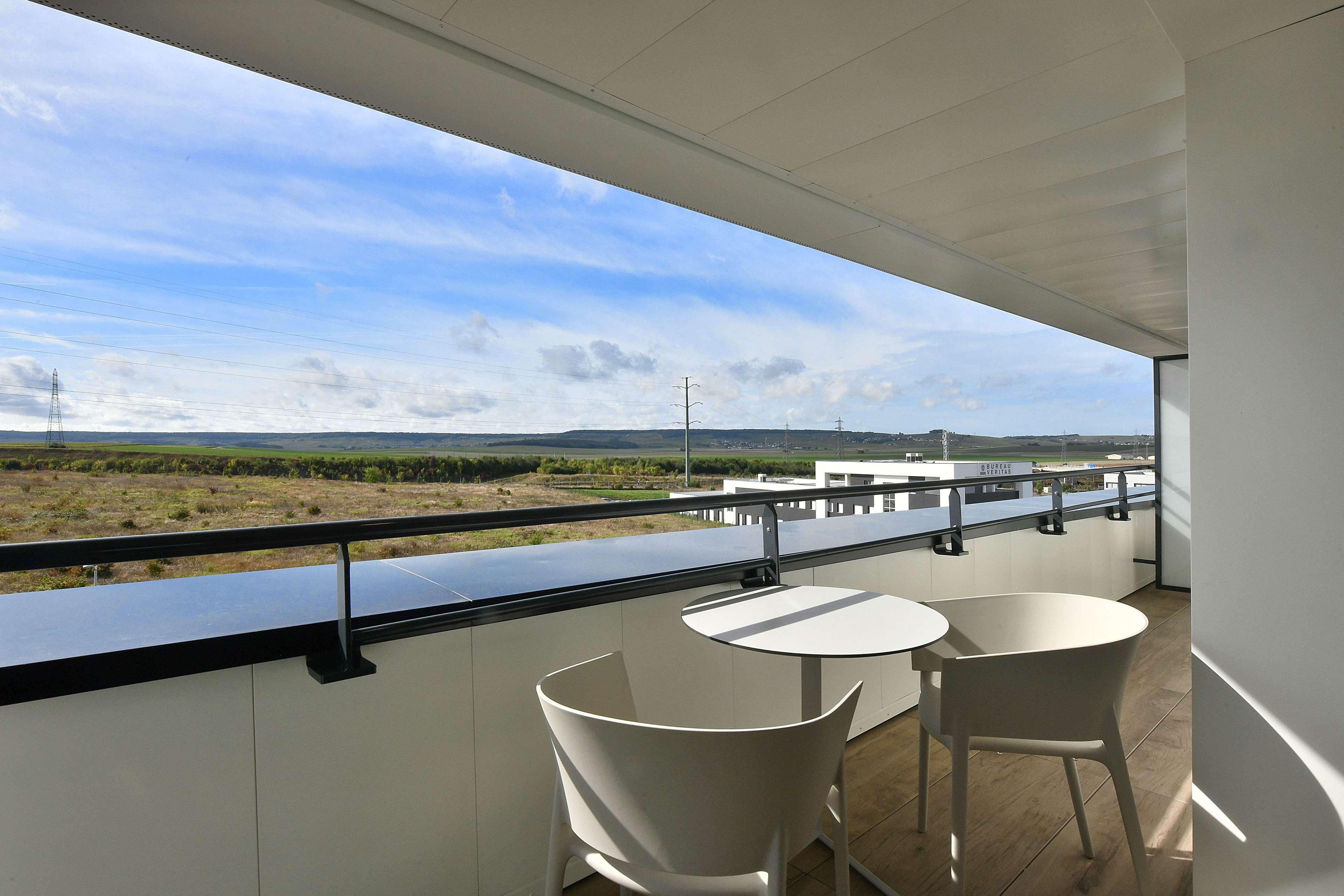 Junior Suite King Size Bed