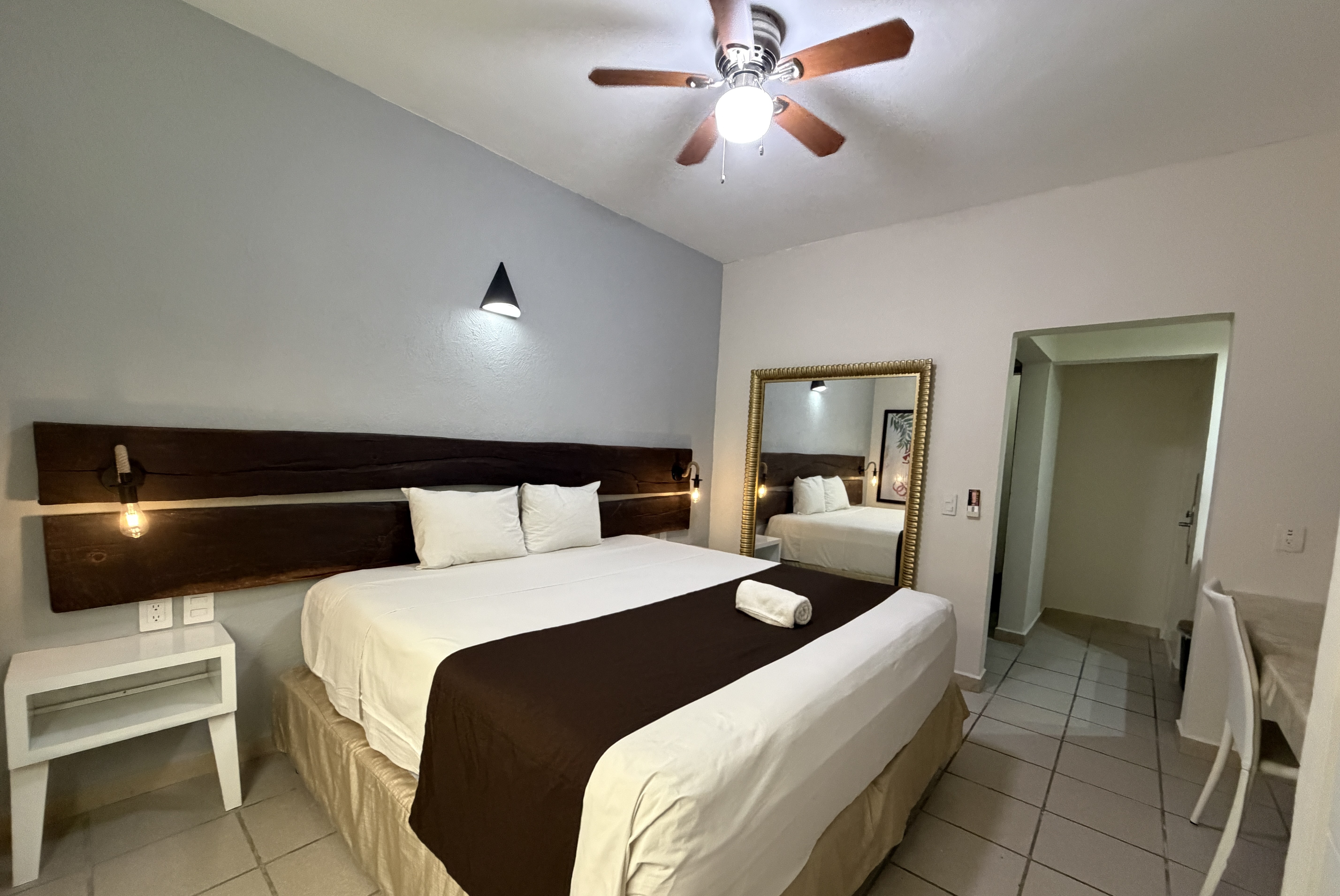 Double King Bed Non Smoking