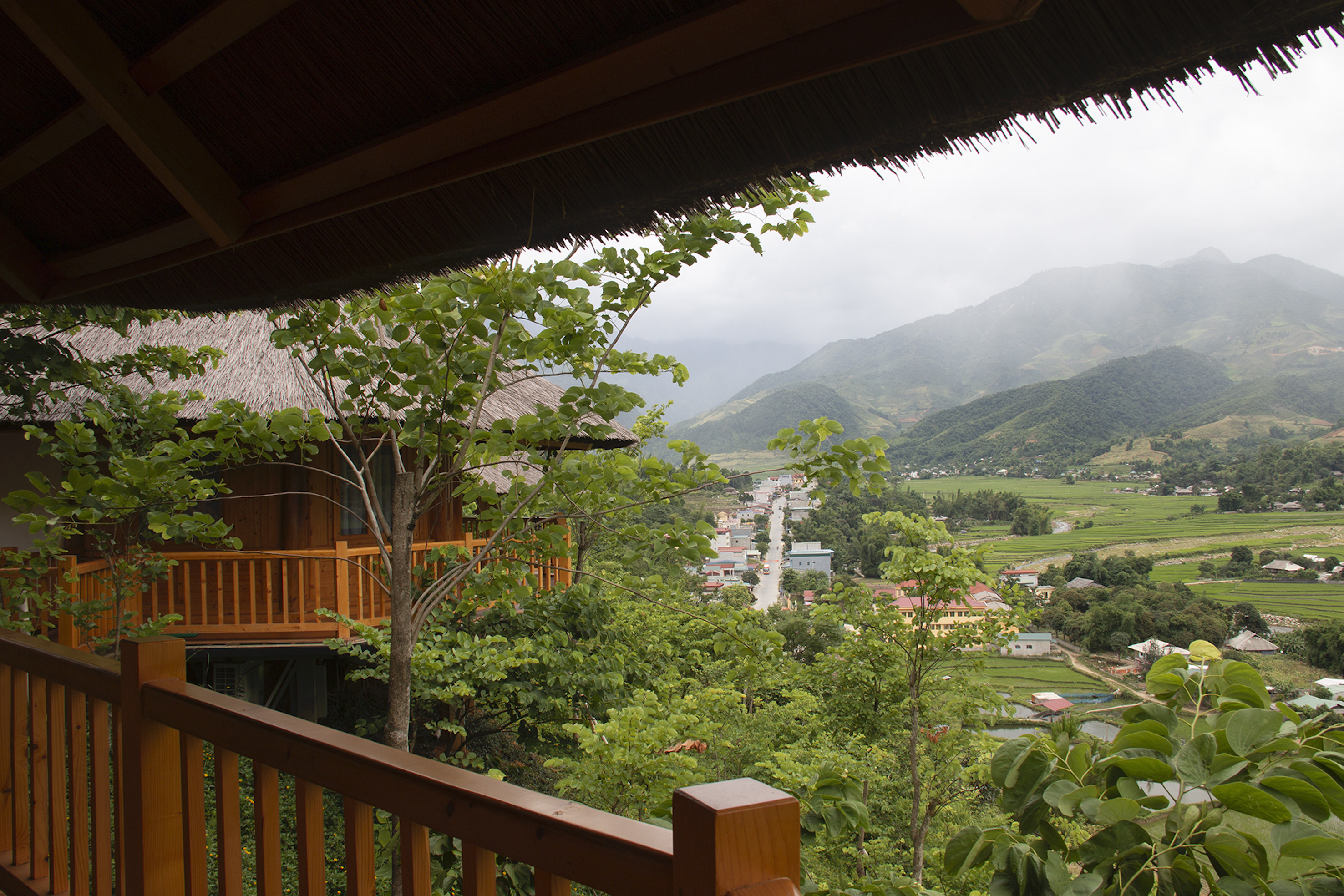 Bungalow King Size Bed