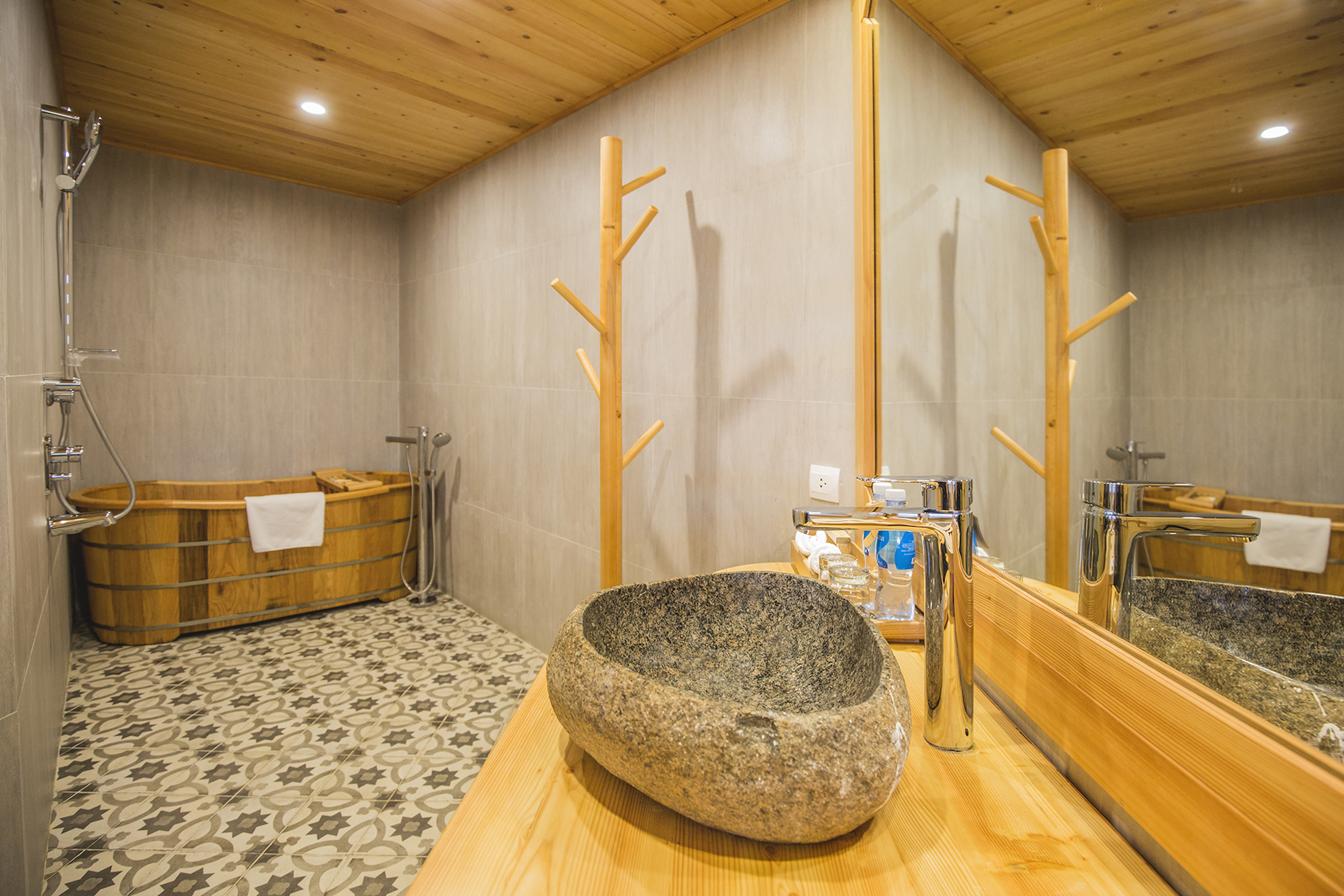 Bungalow King Size Bed