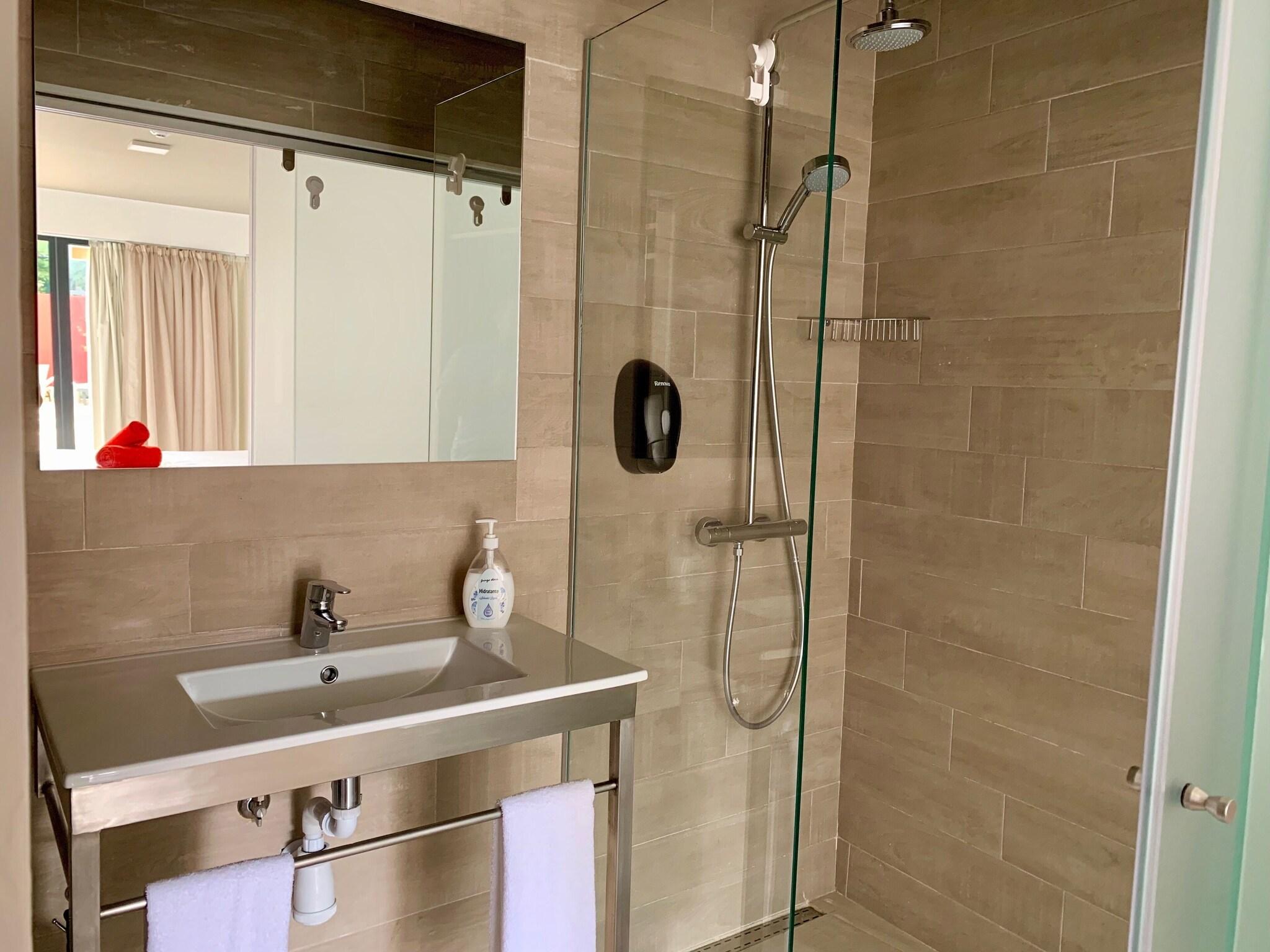 Double Garden View King Bed